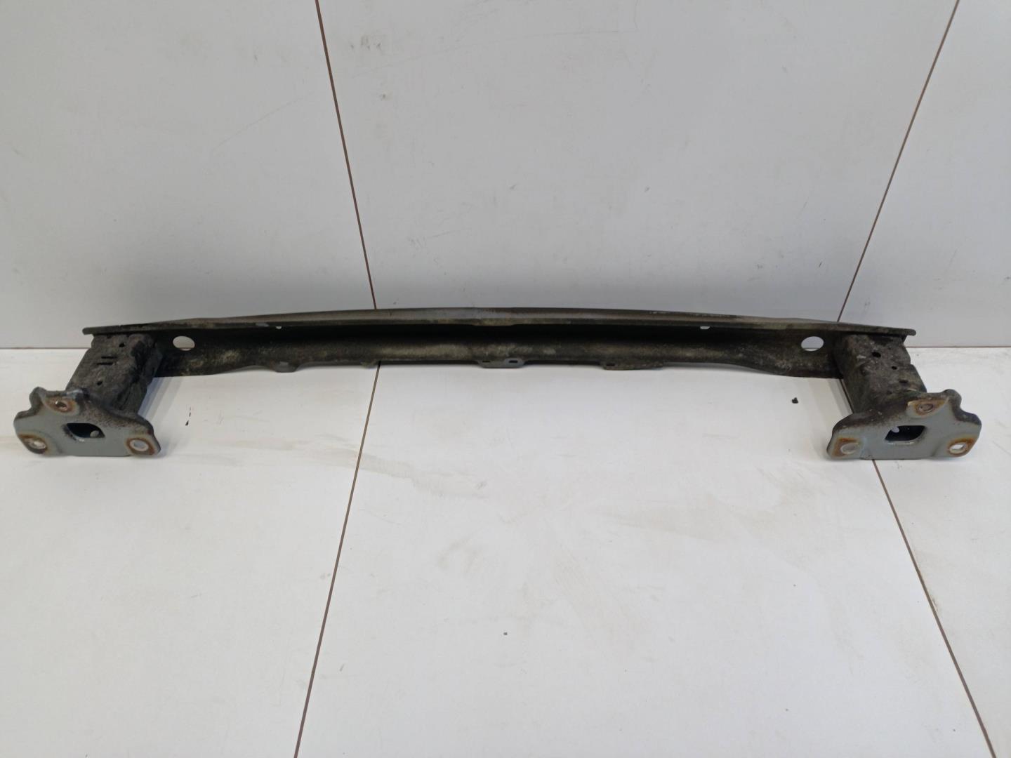 Усилитель заднего бампера