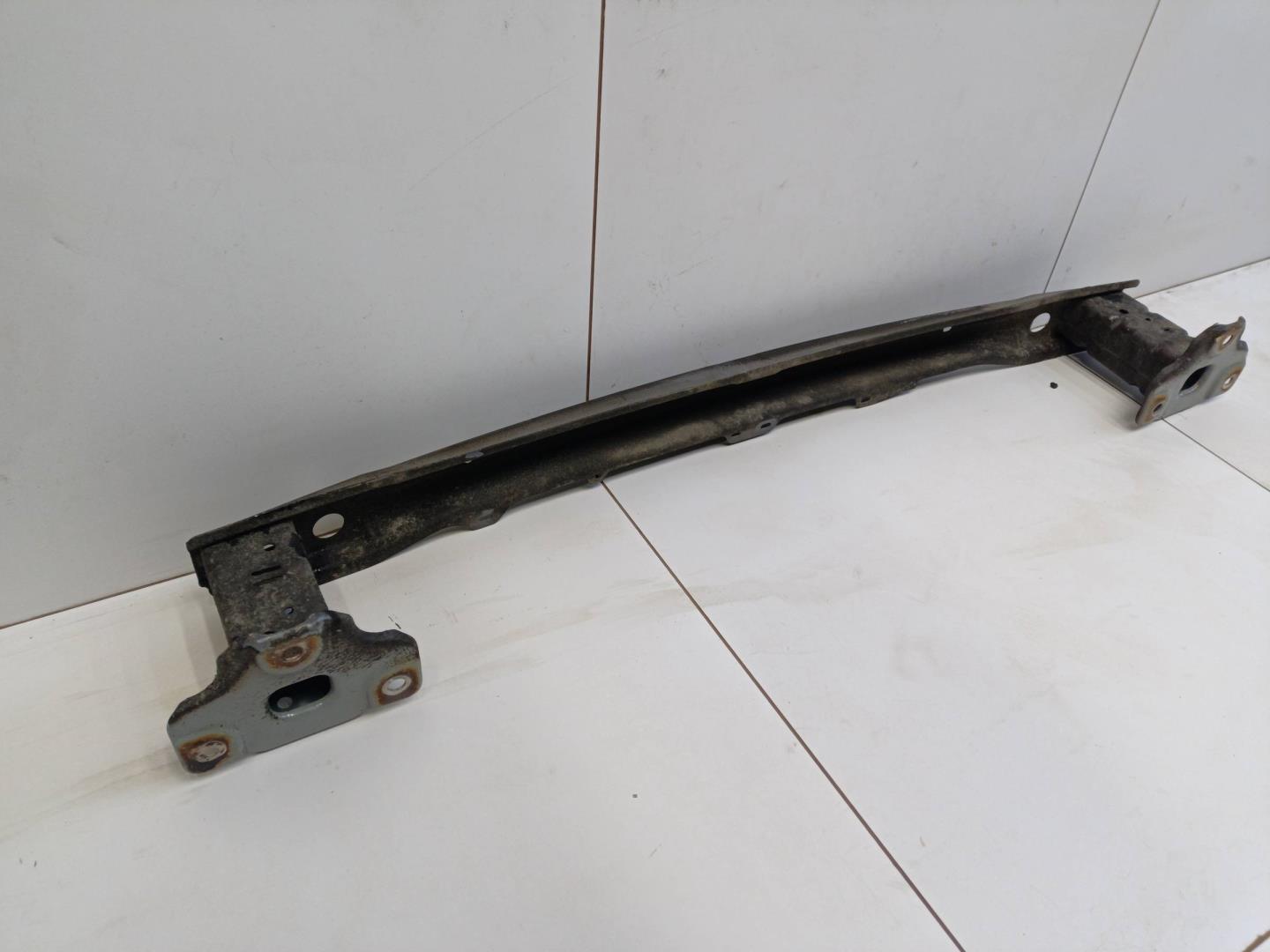 Усилитель заднего бампера