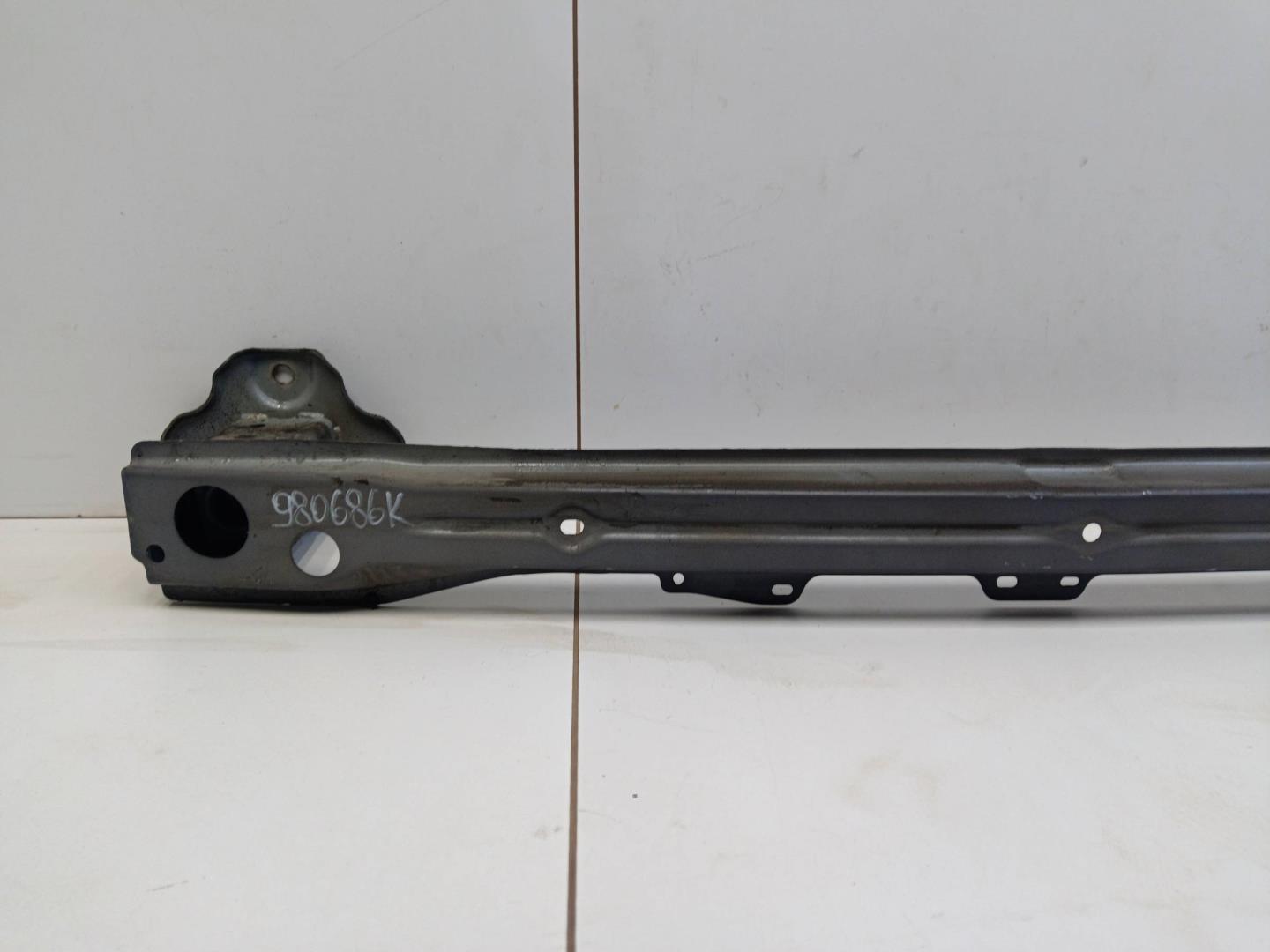 Усилитель заднего бампера