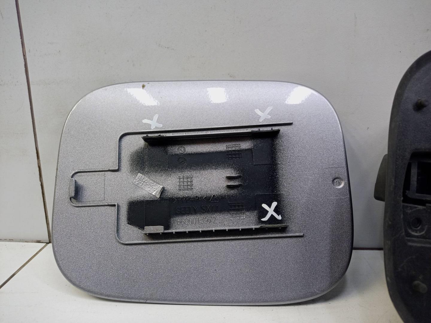 Лючок бензобака