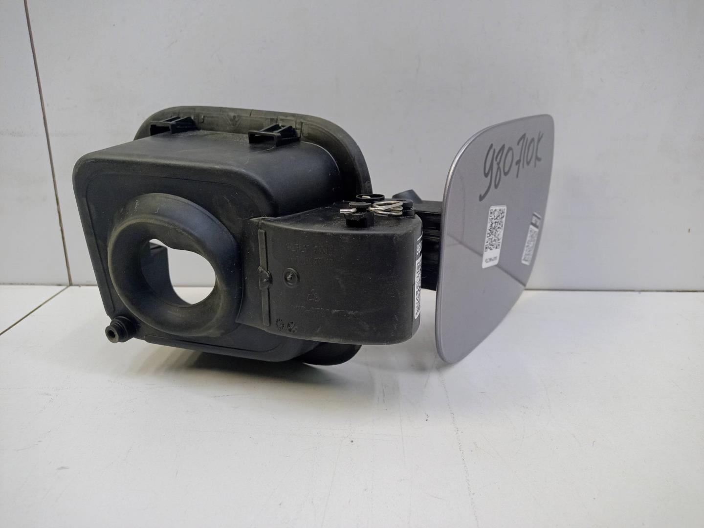 Лючок бензобака