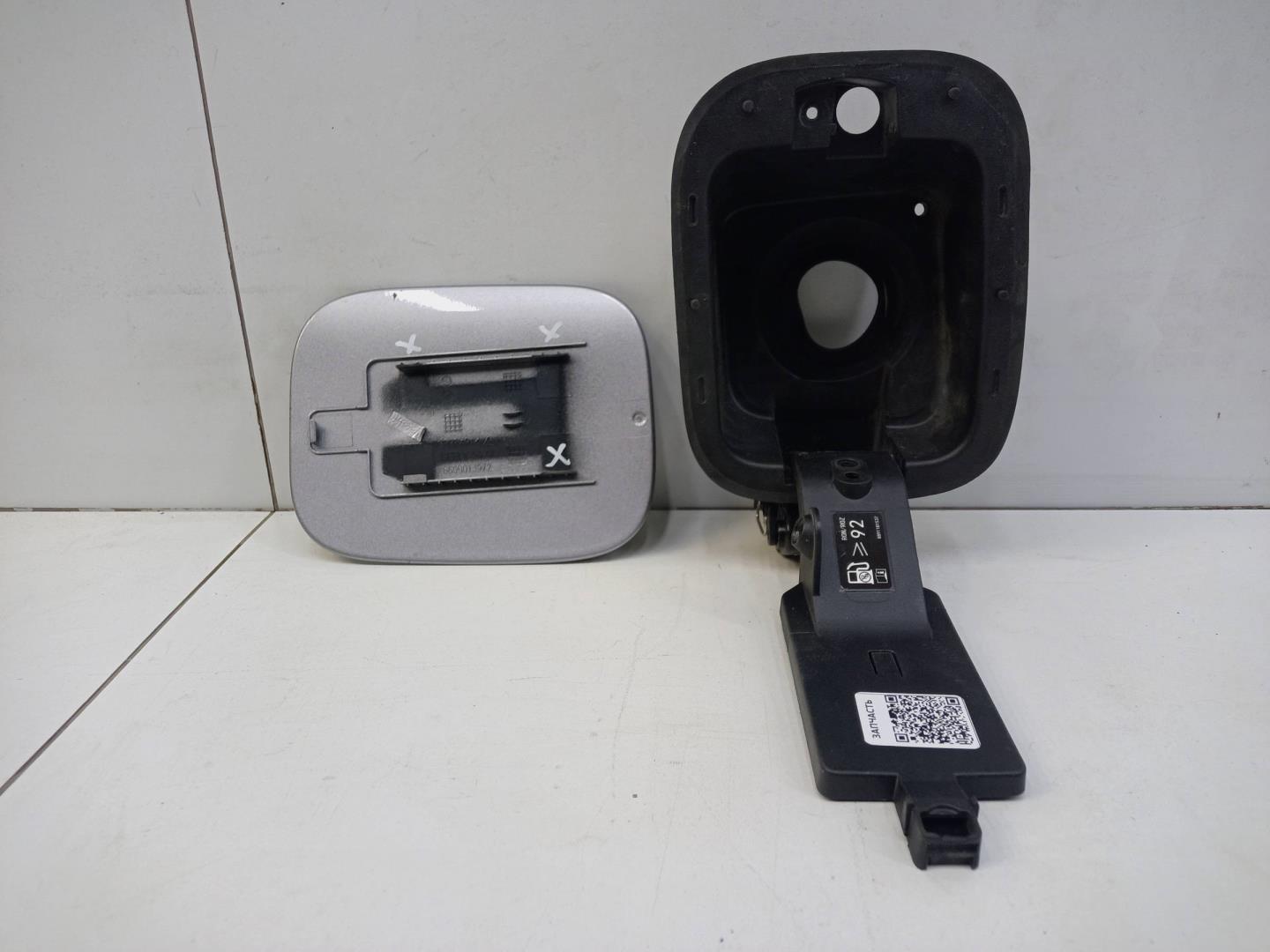 Лючок бензобака