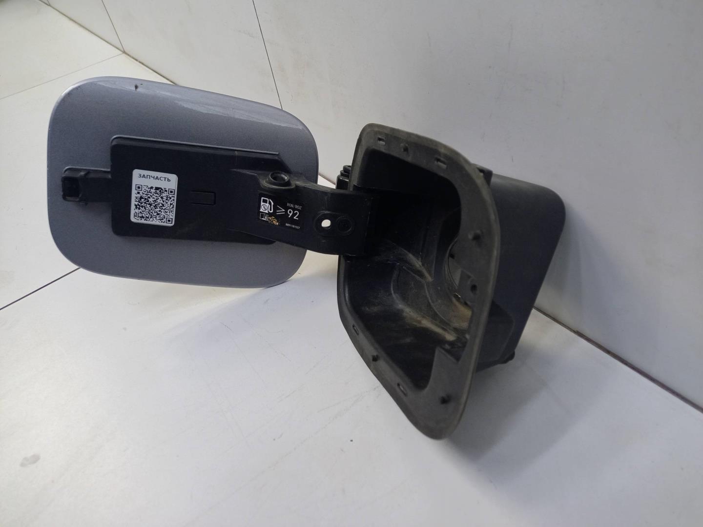 Лючок бензобака