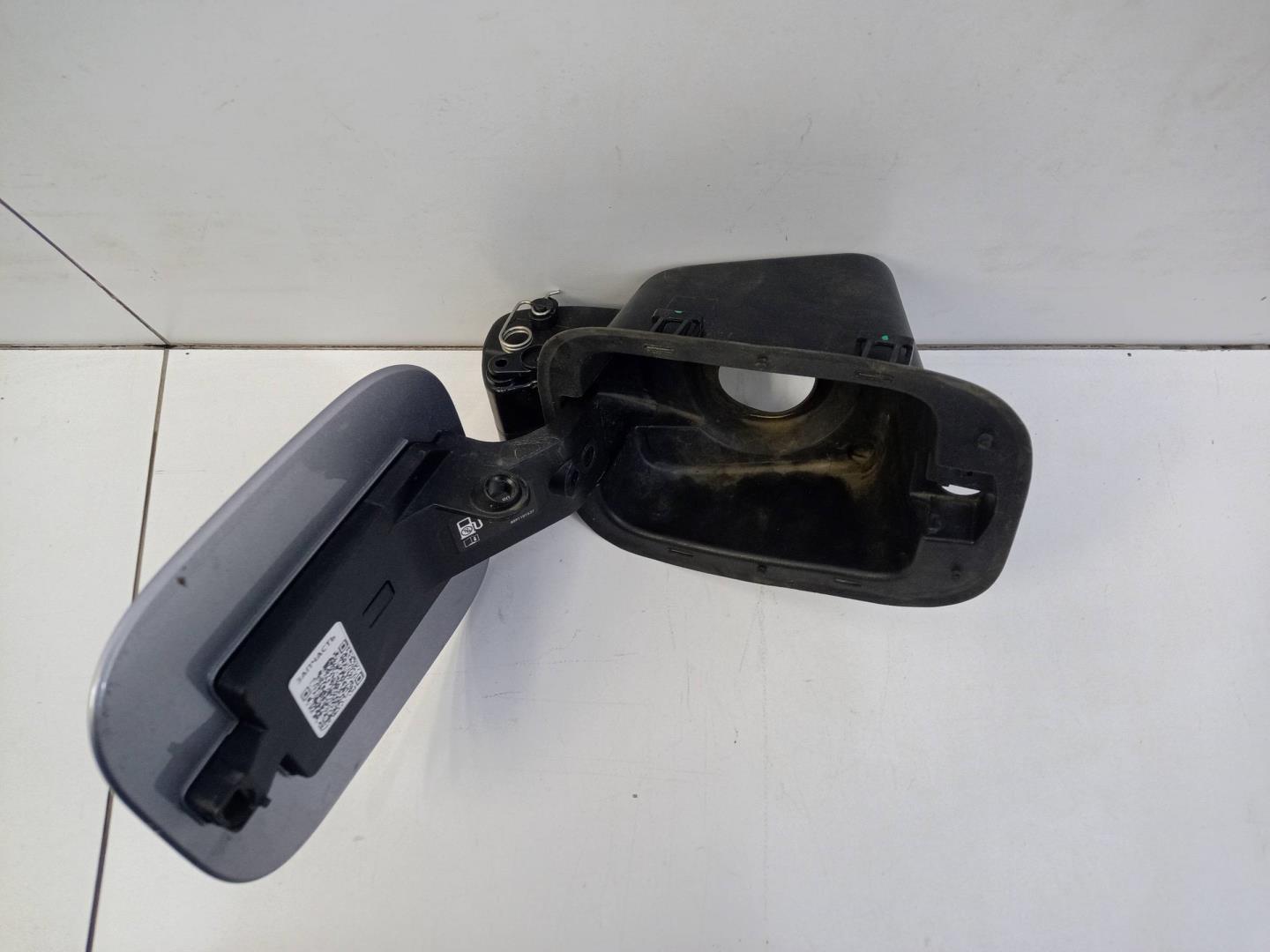 Лючок бензобака