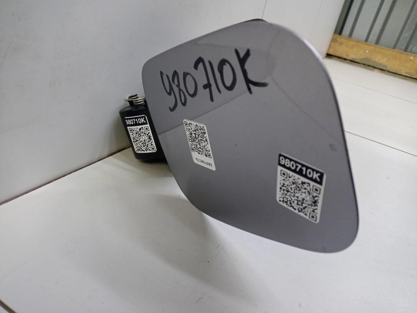 Лючок бензобака