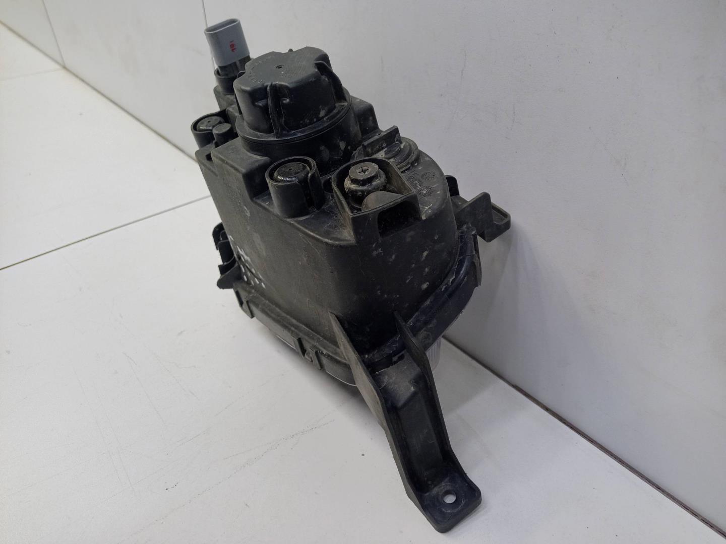 Фара противотуманная правая