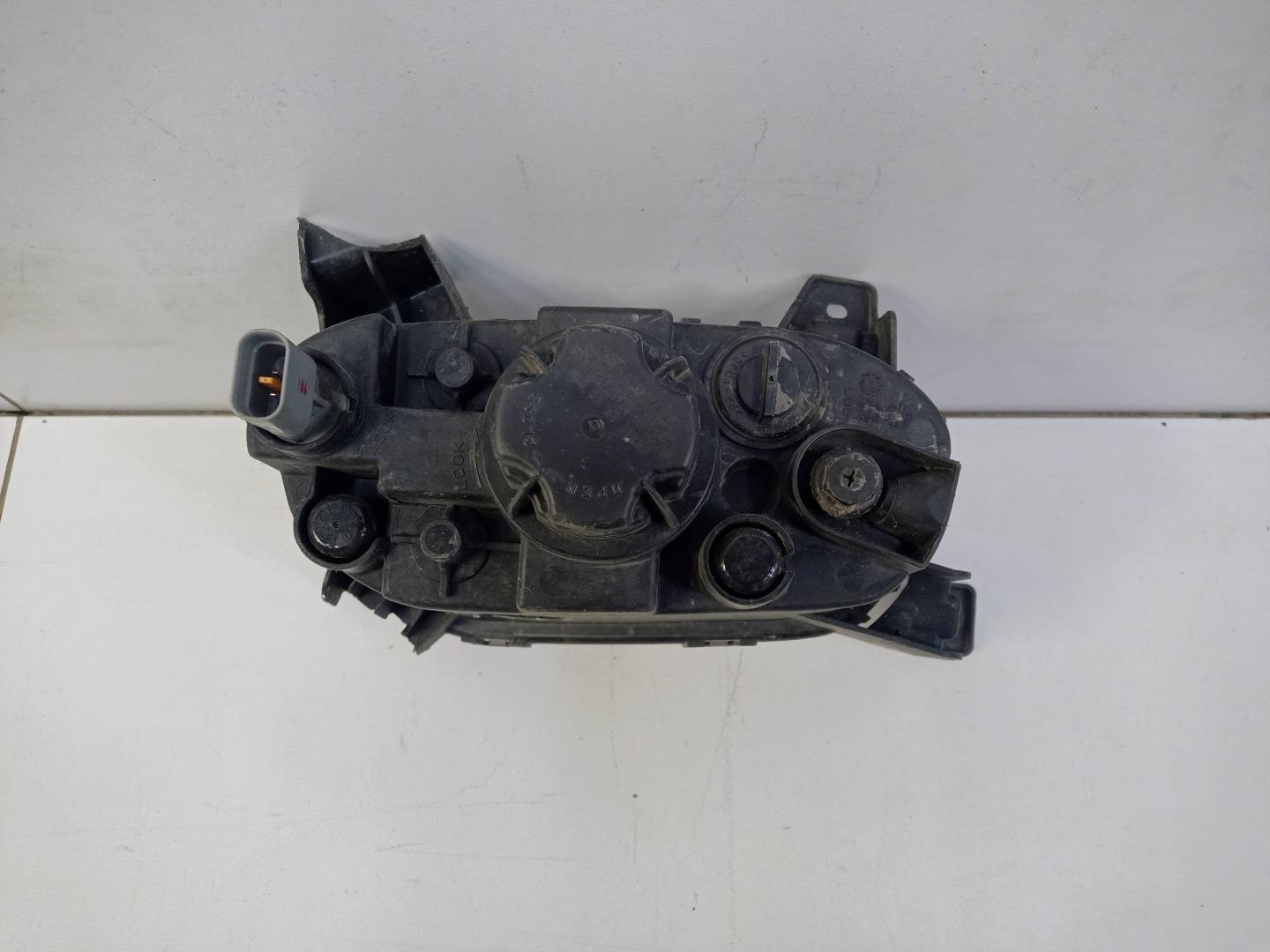 Фара противотуманная правая