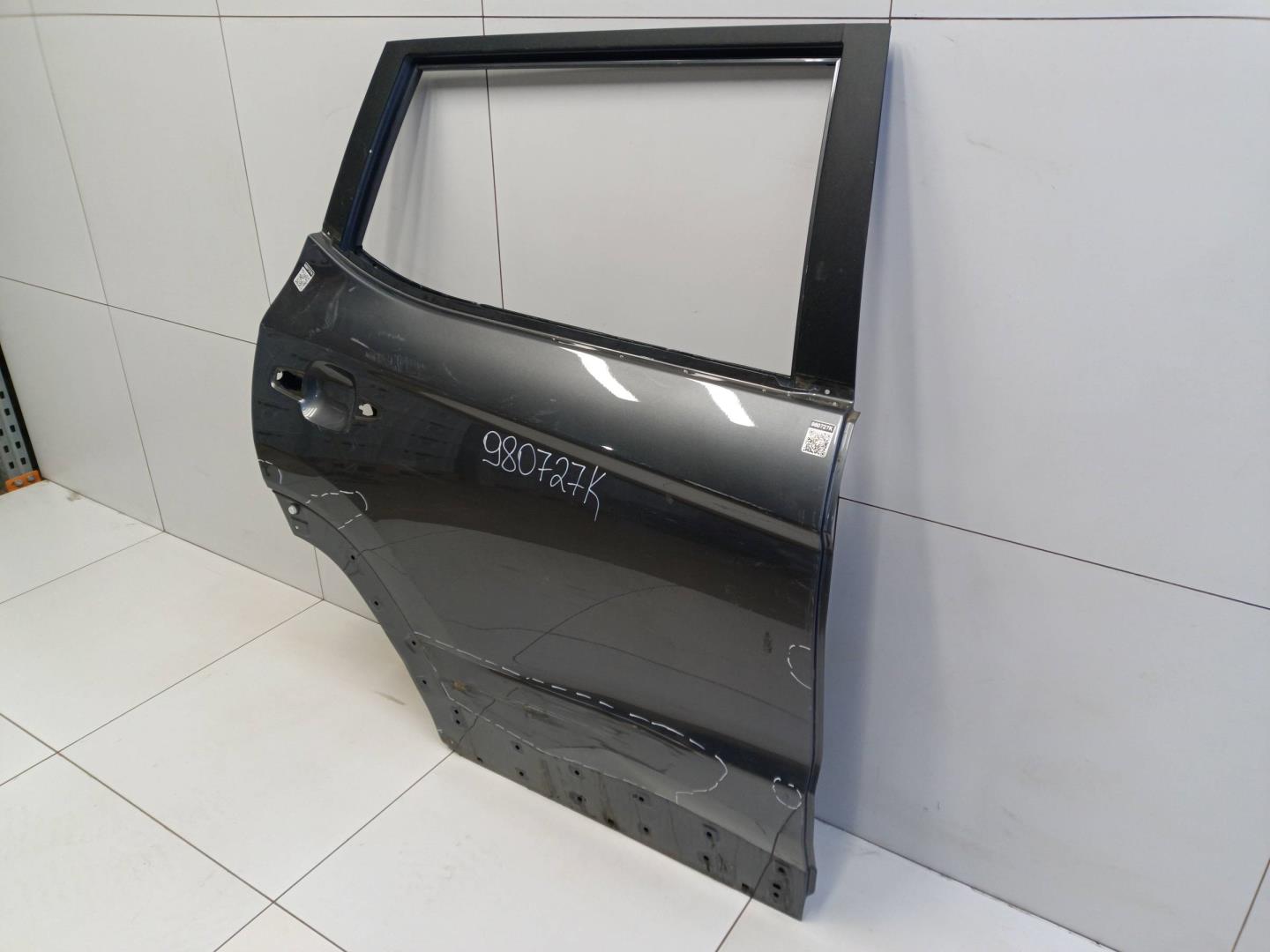 Дверь задняя правая