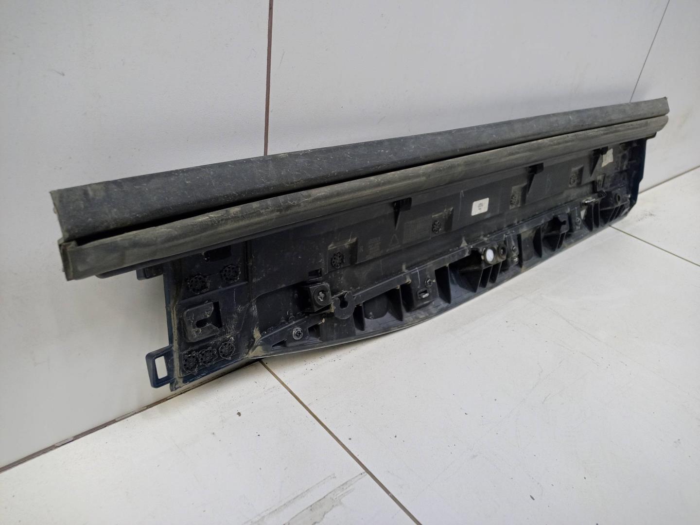 Накладка двери задней правой