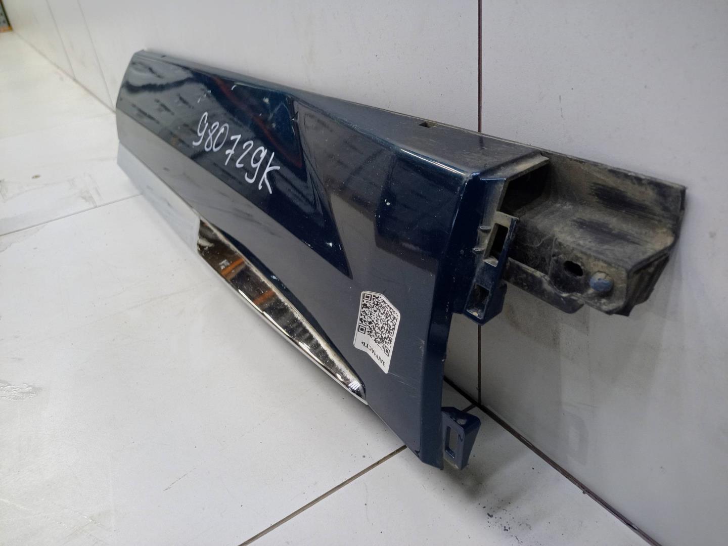 Накладка двери задней правой