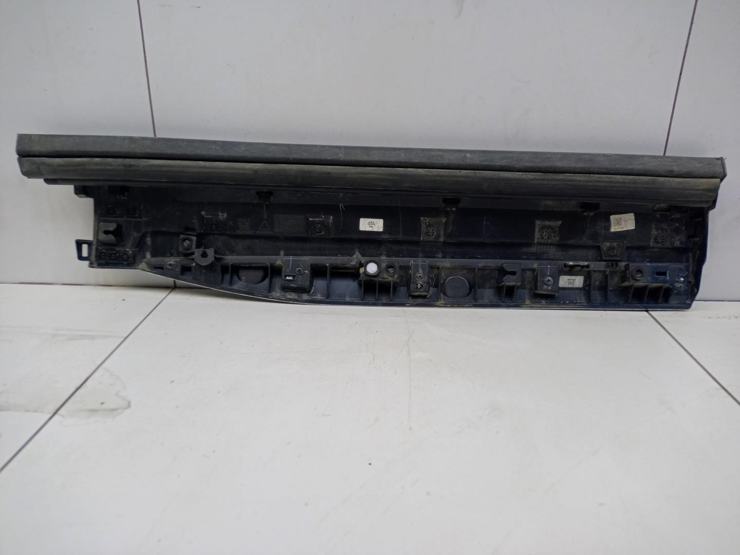 Накладка двери задней правой