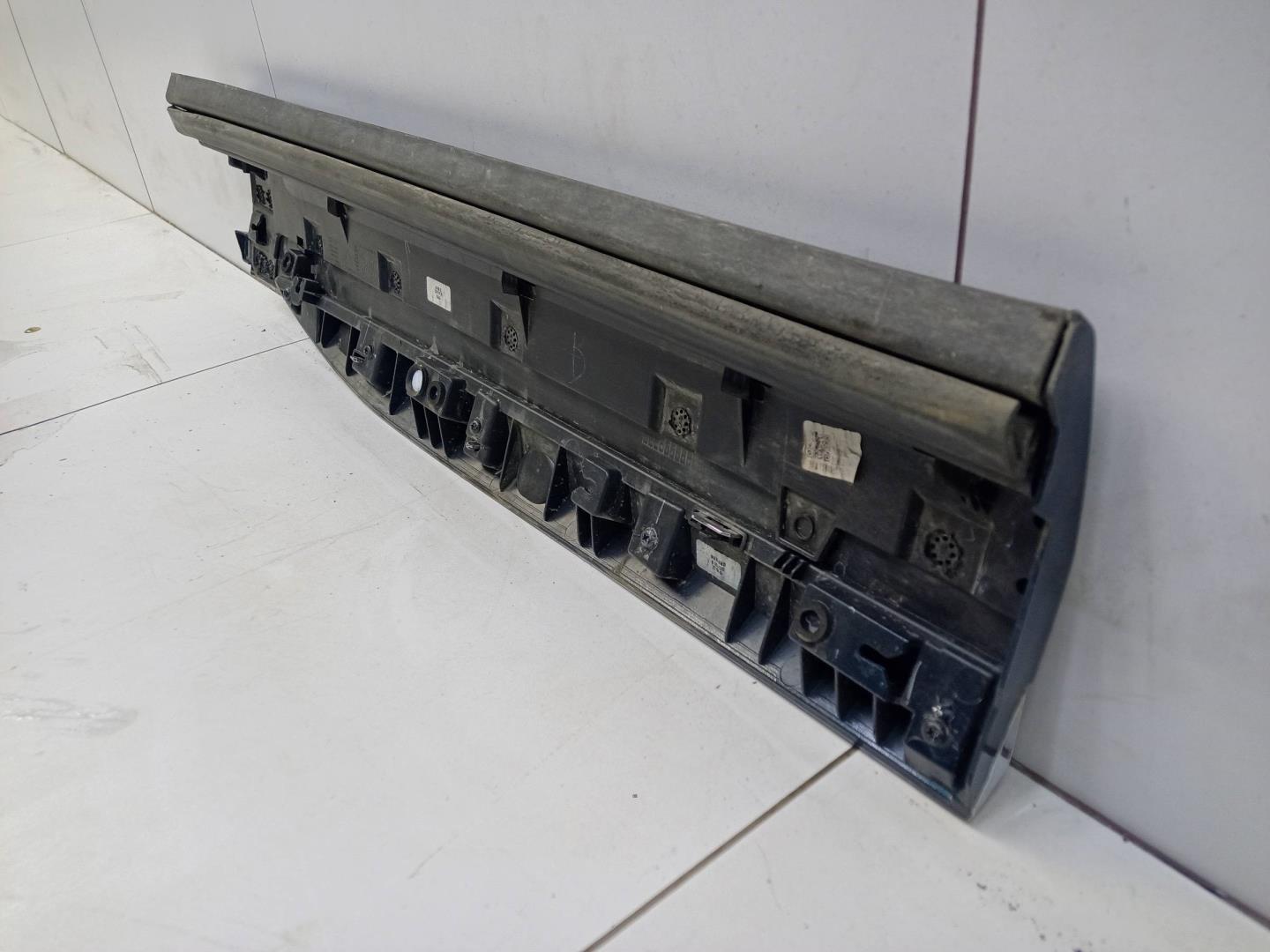 Накладка двери задней правой