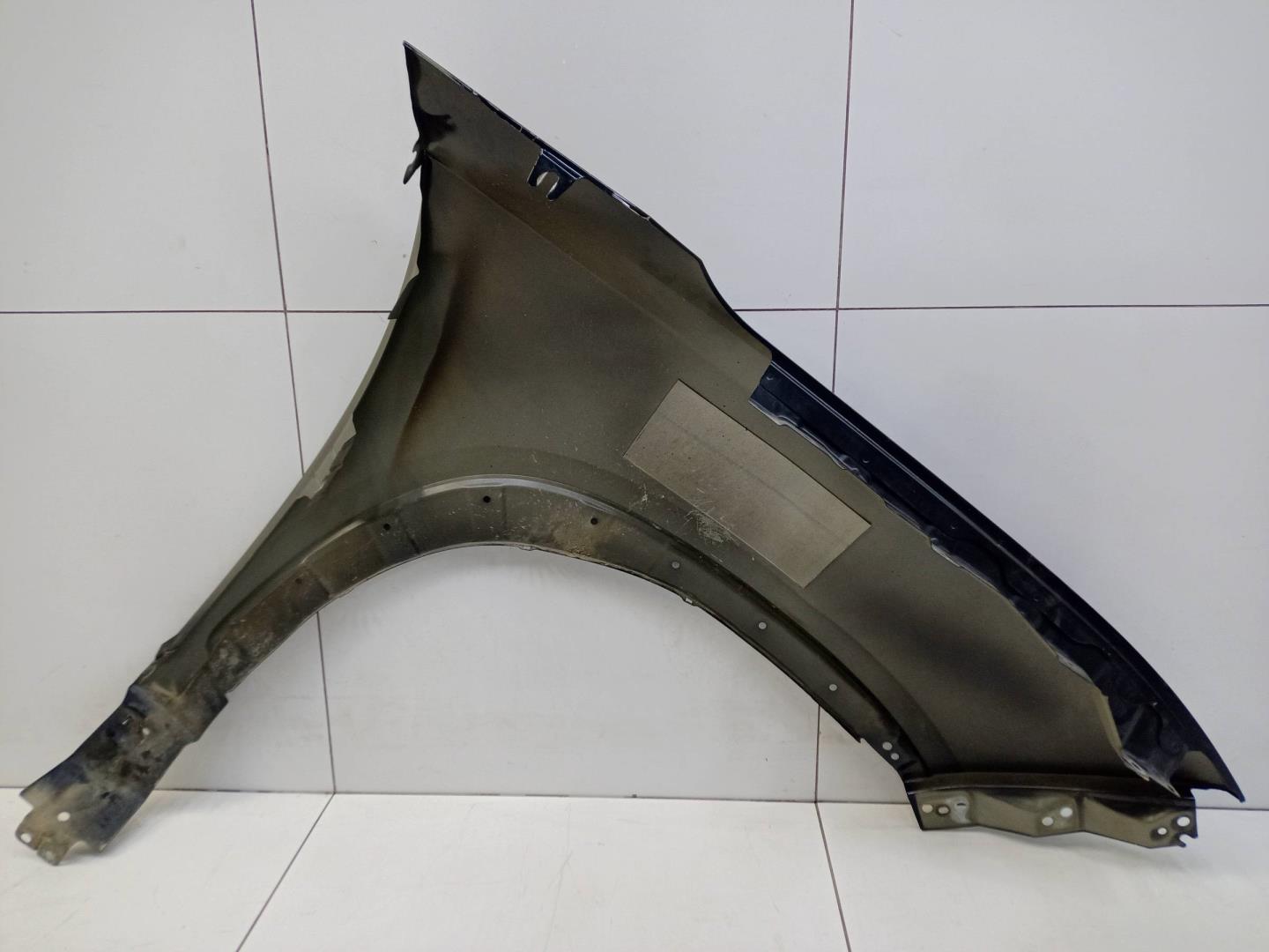 Крыло переднее левое