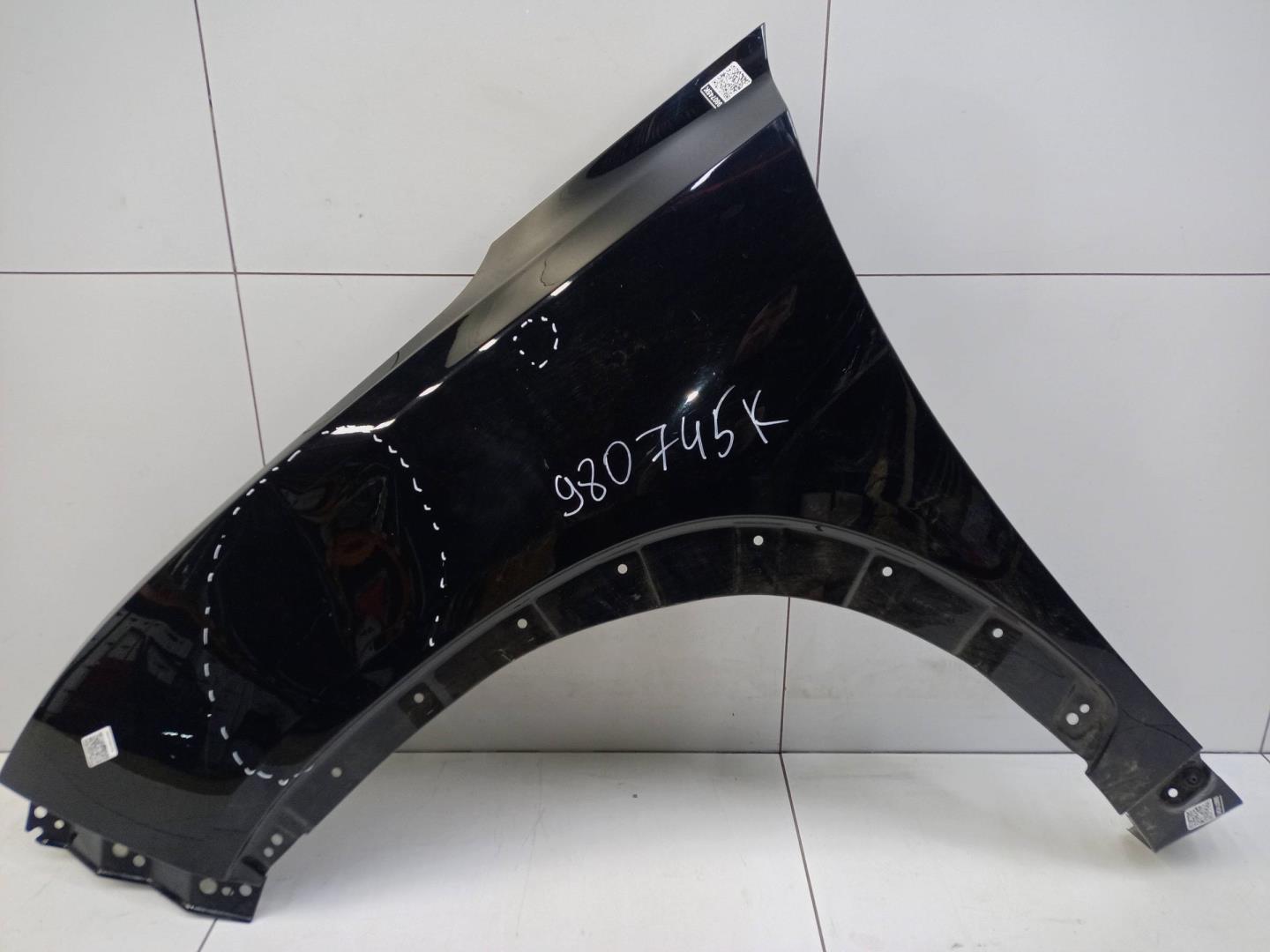 Крыло переднее левое