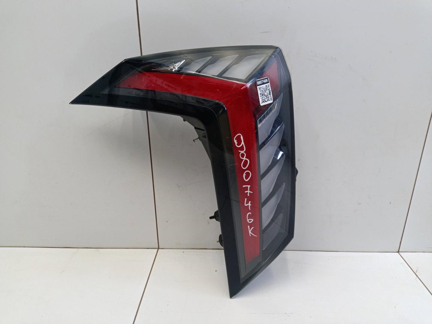 Фонарь задний наружный левый