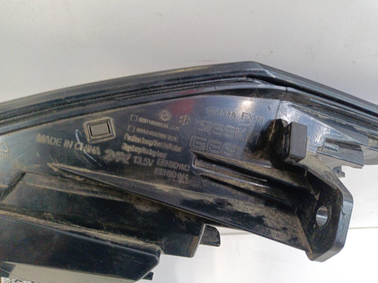 Фонарь задний наружный левый