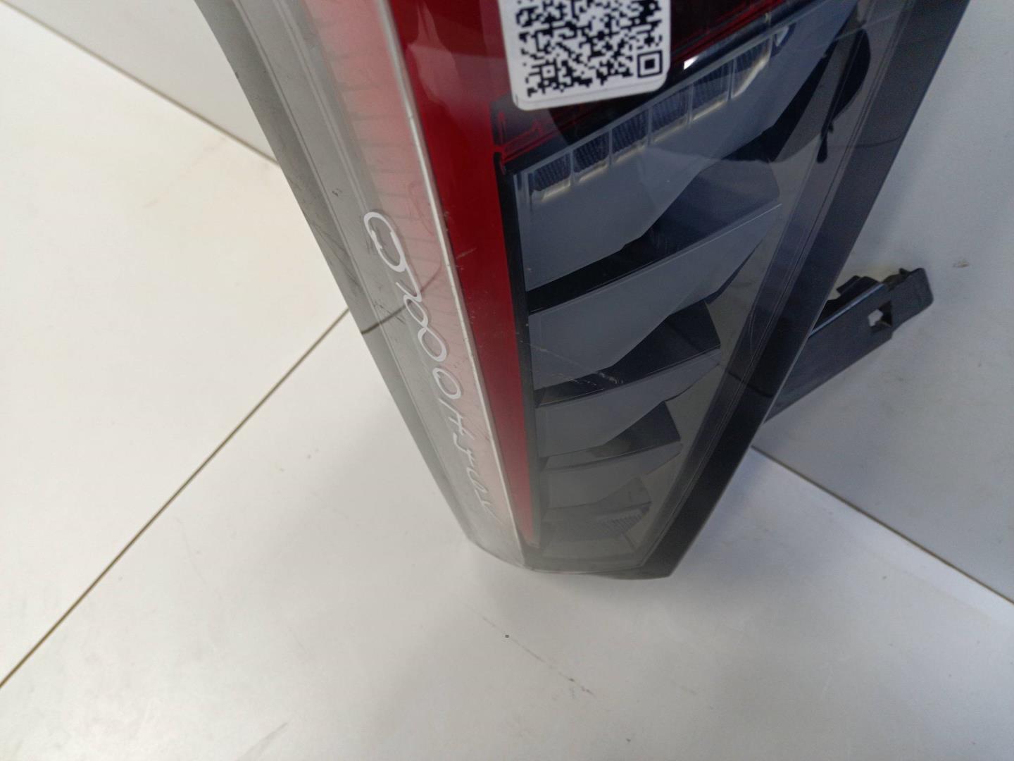 Фонарь задний наружный левый