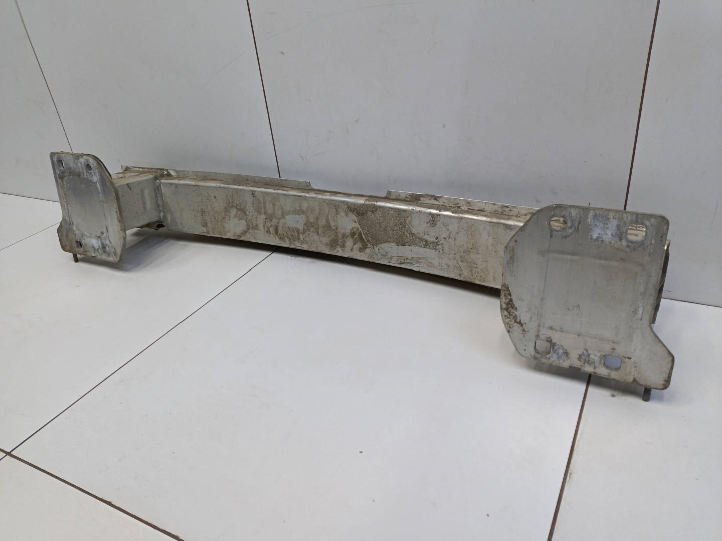 Усилитель заднего бампера