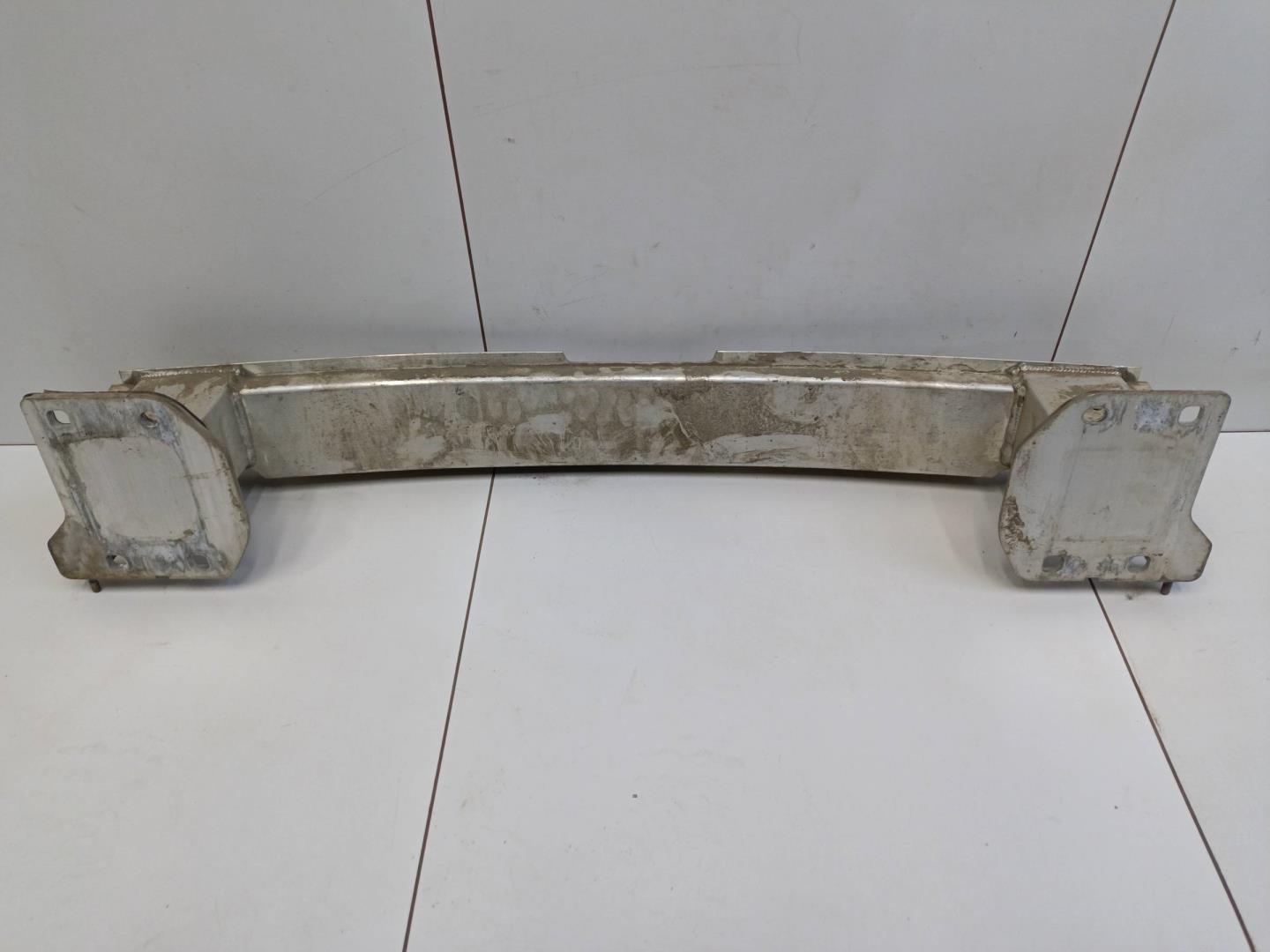 Усилитель заднего бампера