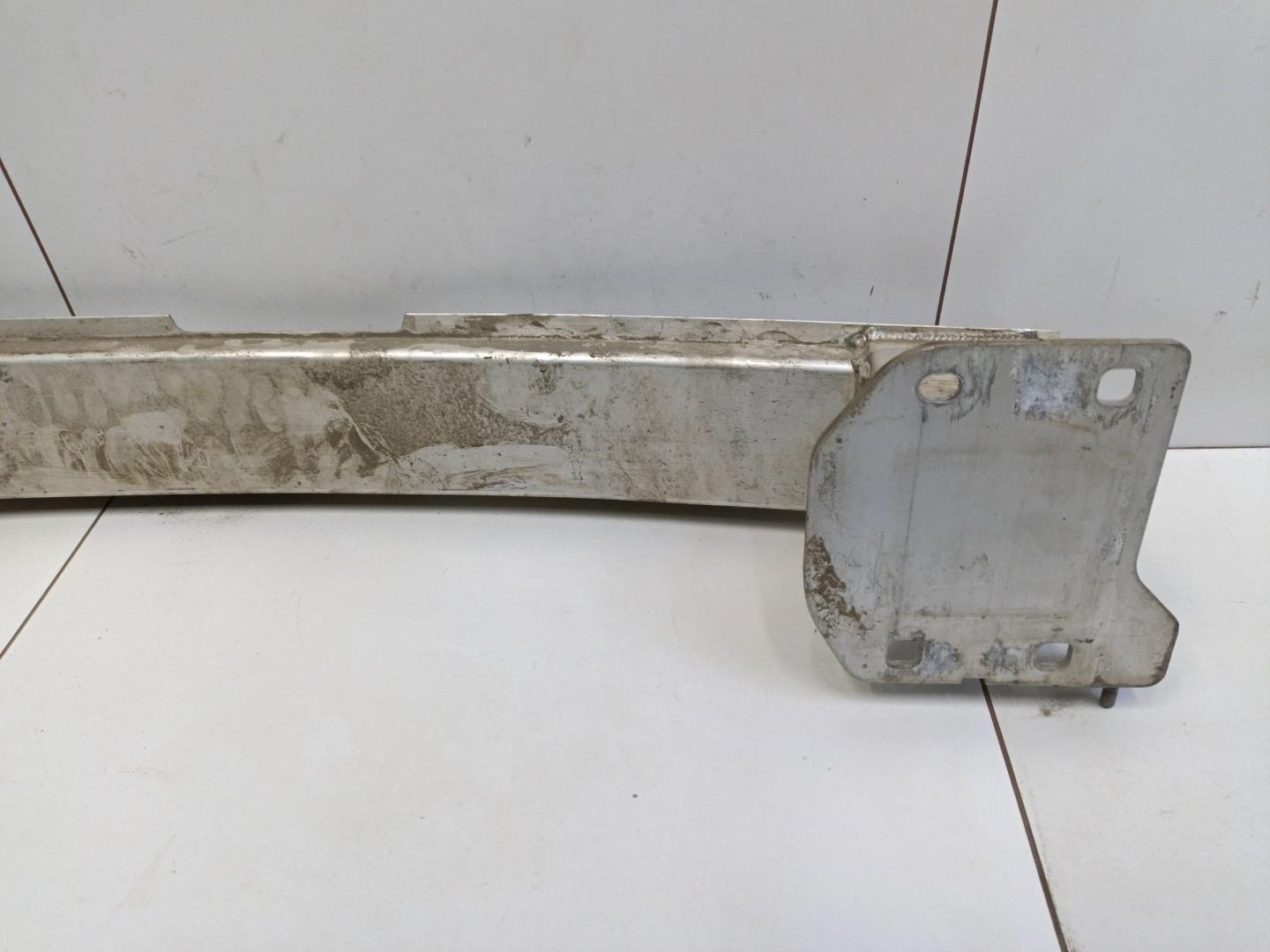 Усилитель заднего бампера