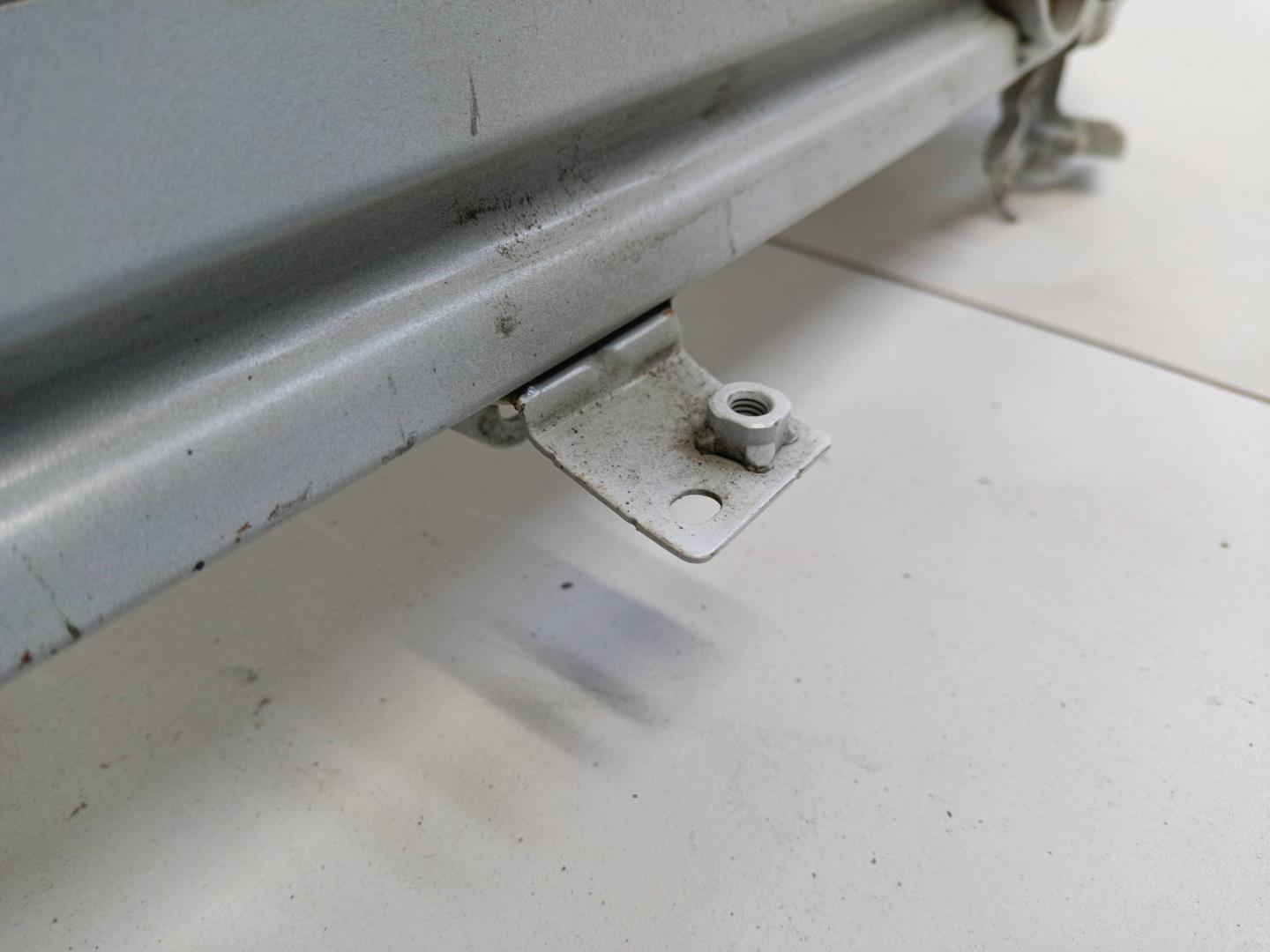 Усилитель переднего бампера