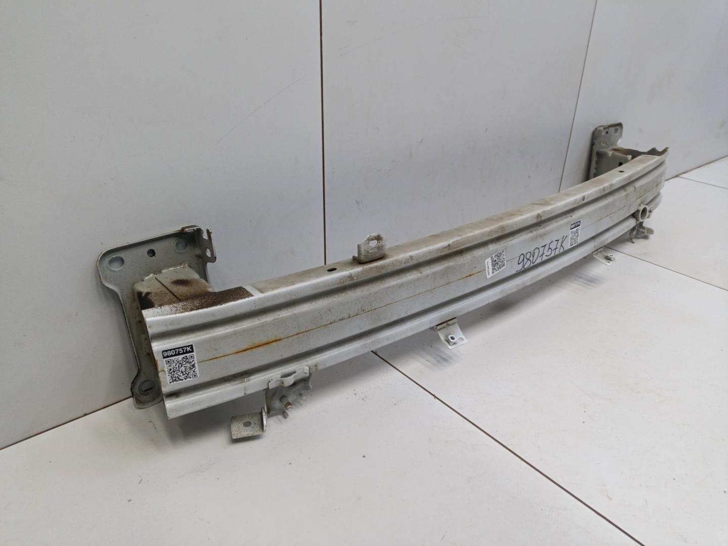 Усилитель переднего бампера