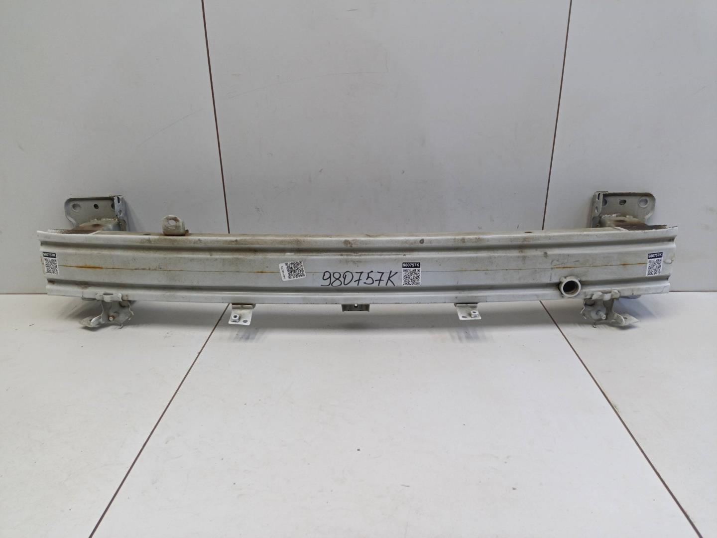 Усилитель переднего бампера