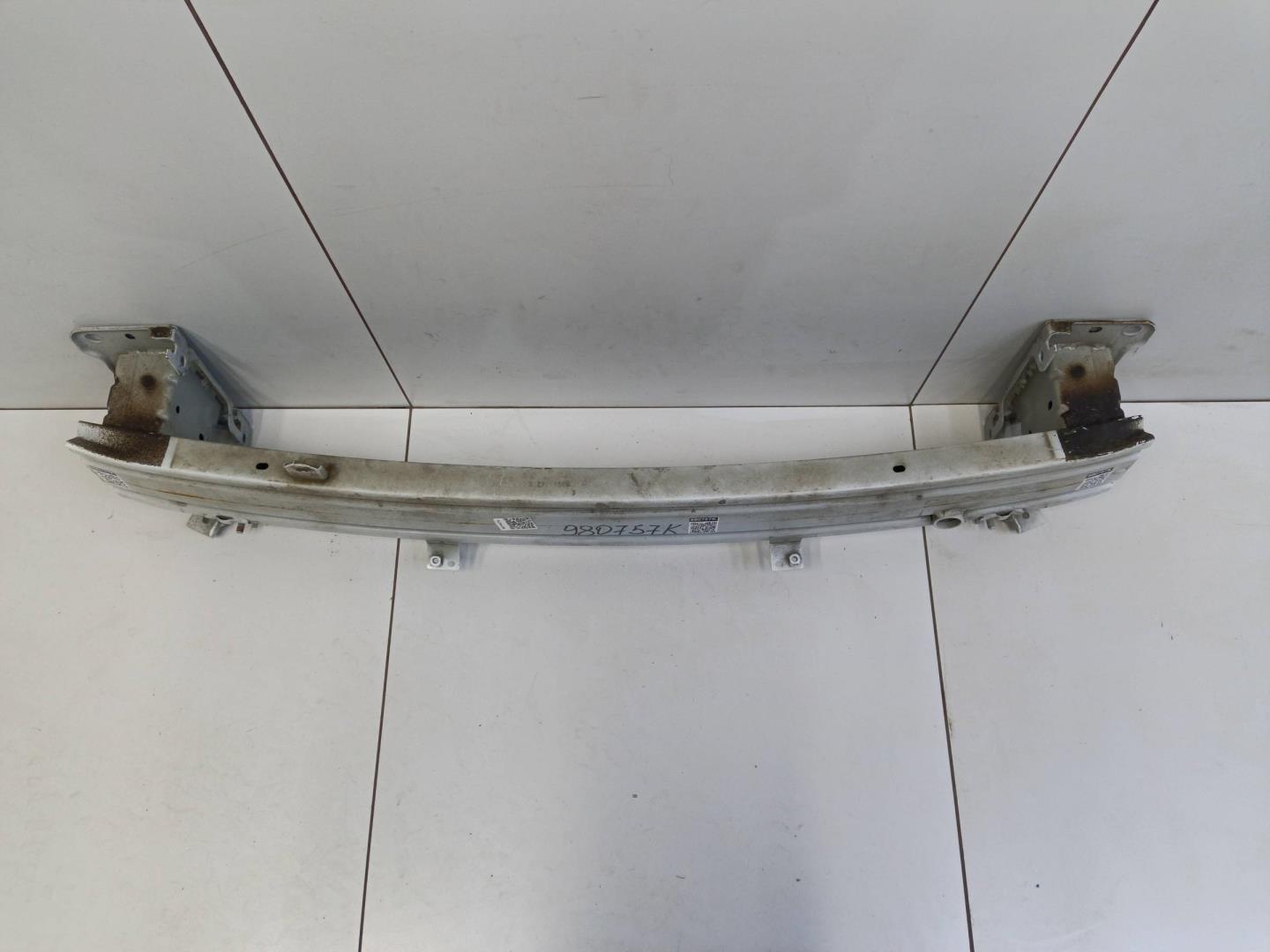 Усилитель переднего бампера