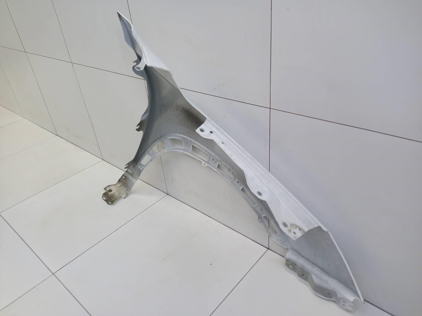 Крыло переднее левое
