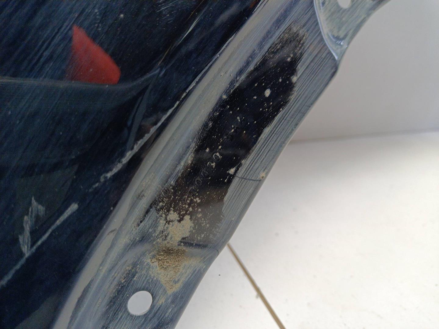 Крыло переднее левое