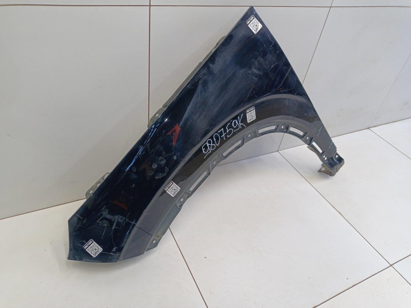 Крыло переднее левое