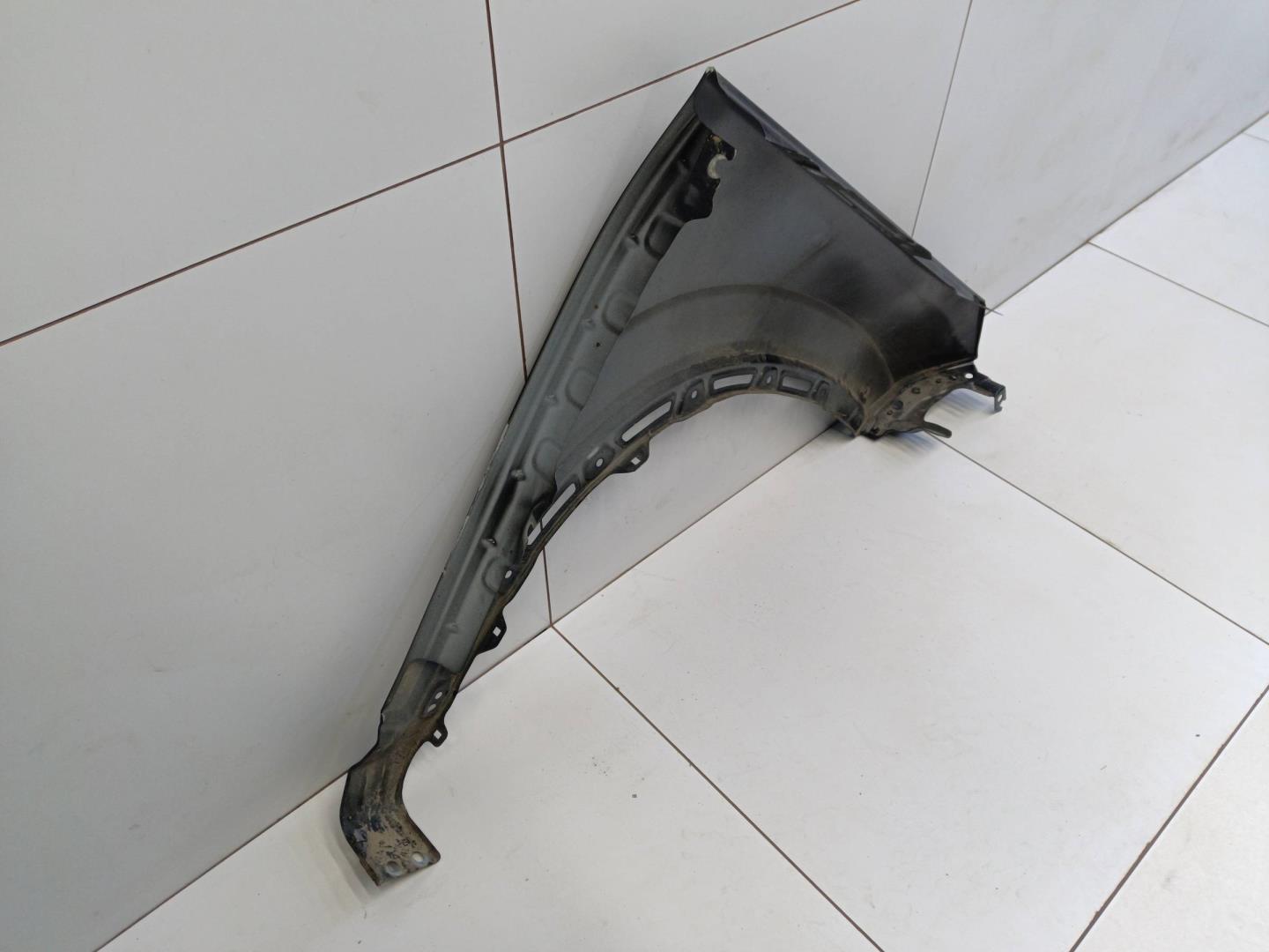 Крыло переднее левое