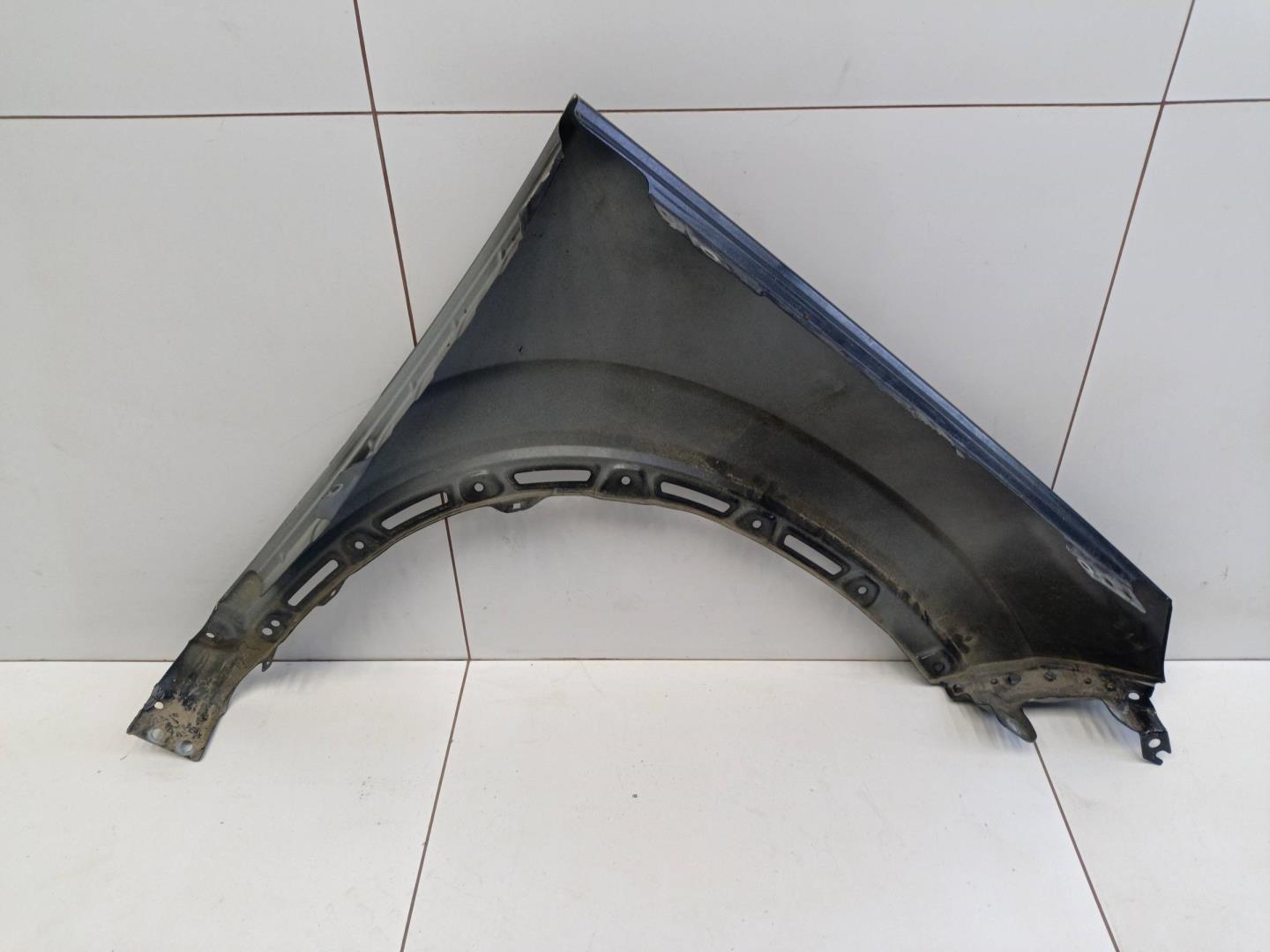 Крыло переднее левое