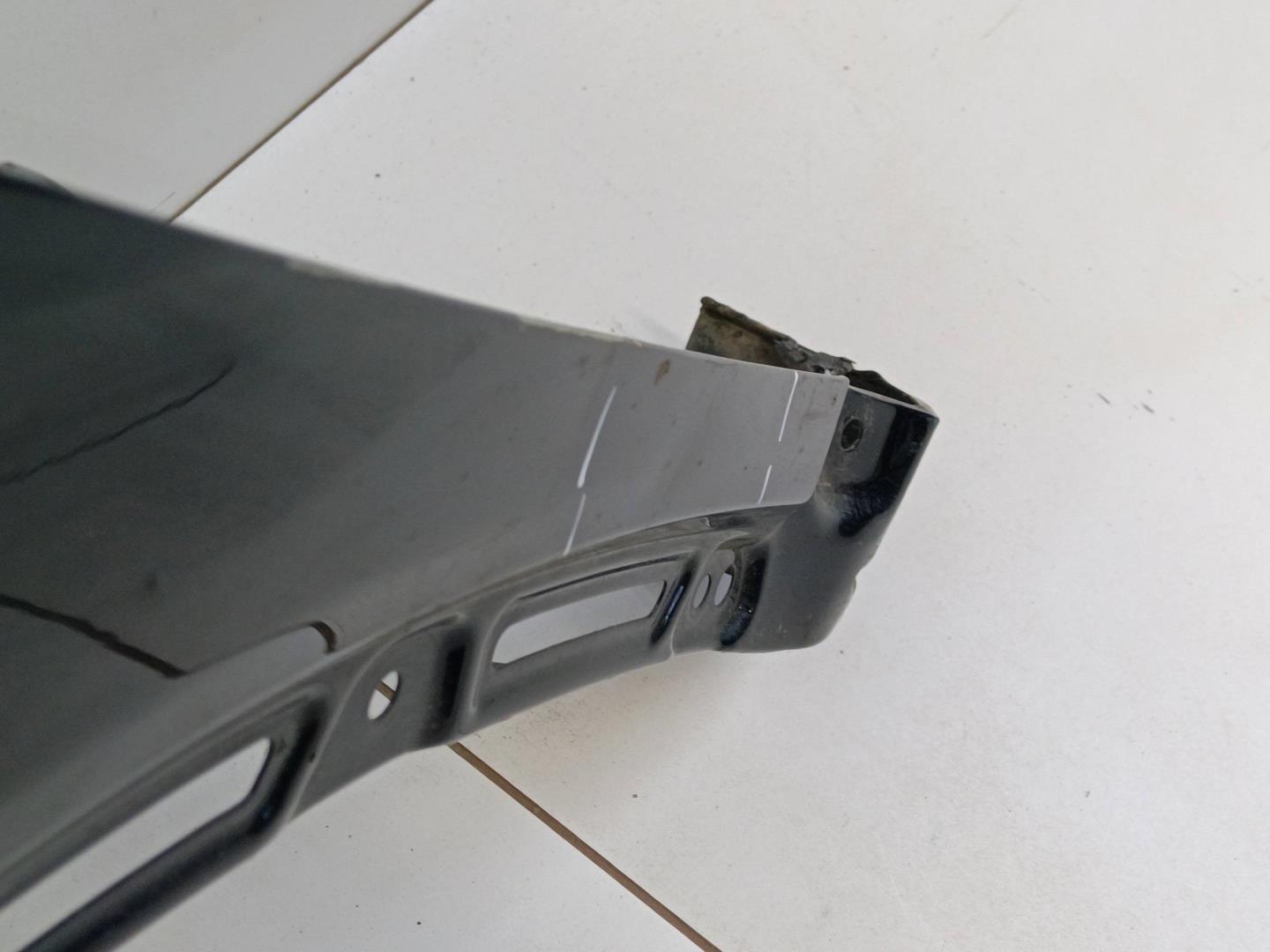 Крыло переднее левое