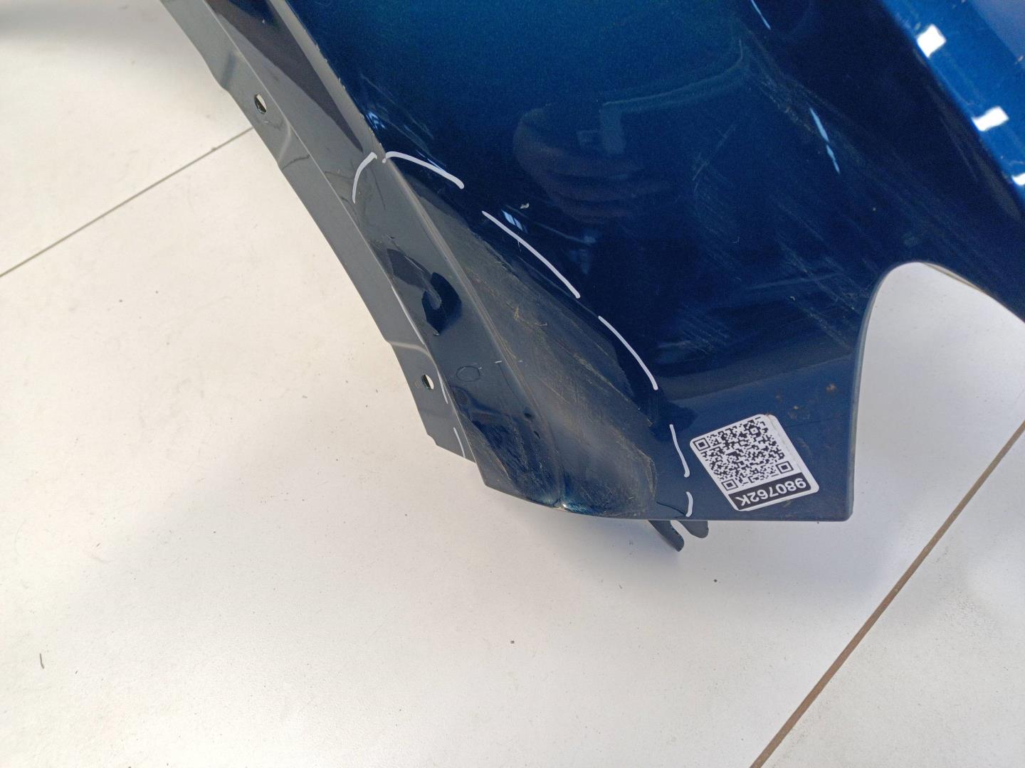 Крыло переднее правое