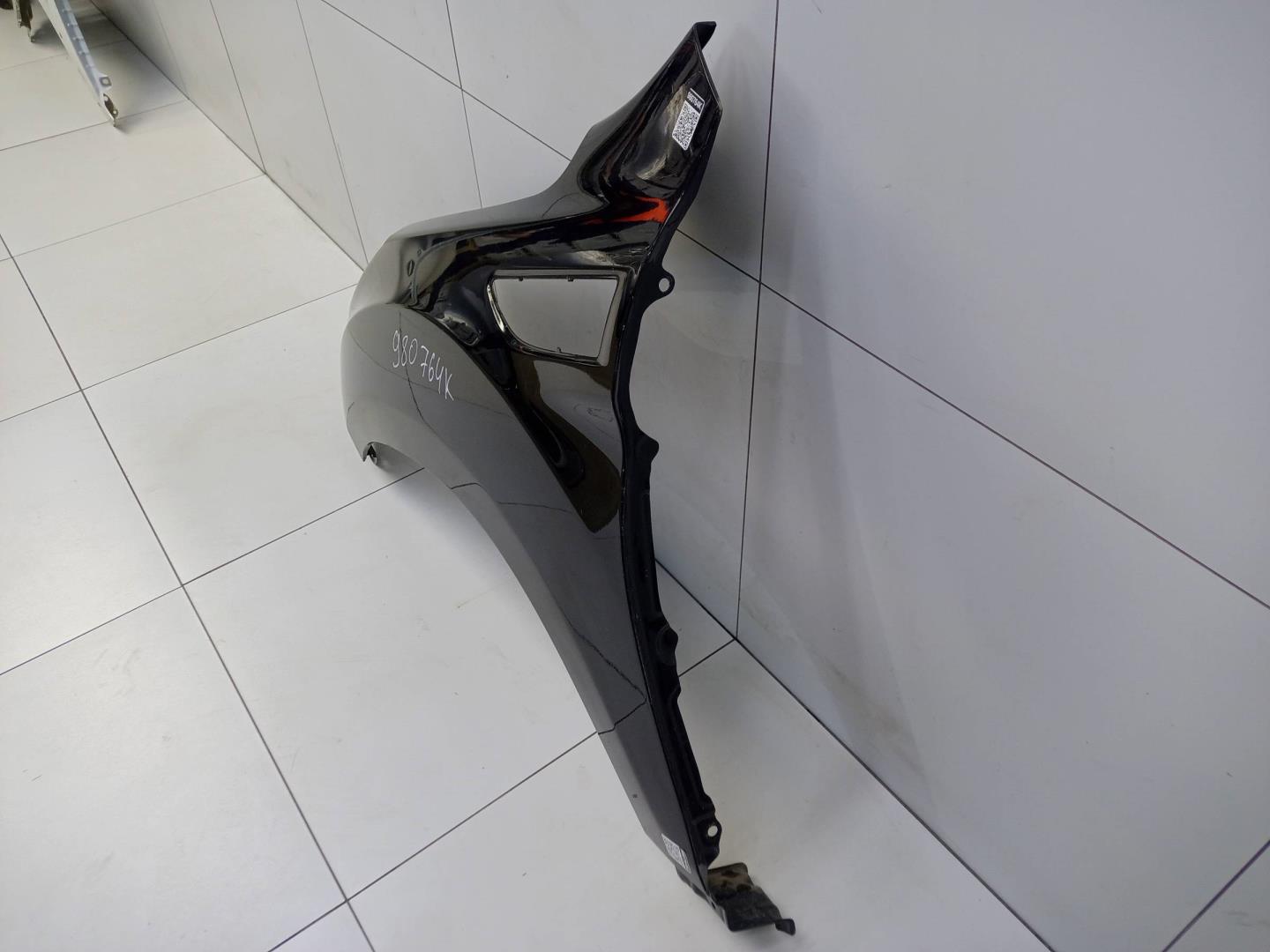 Крыло переднее левое