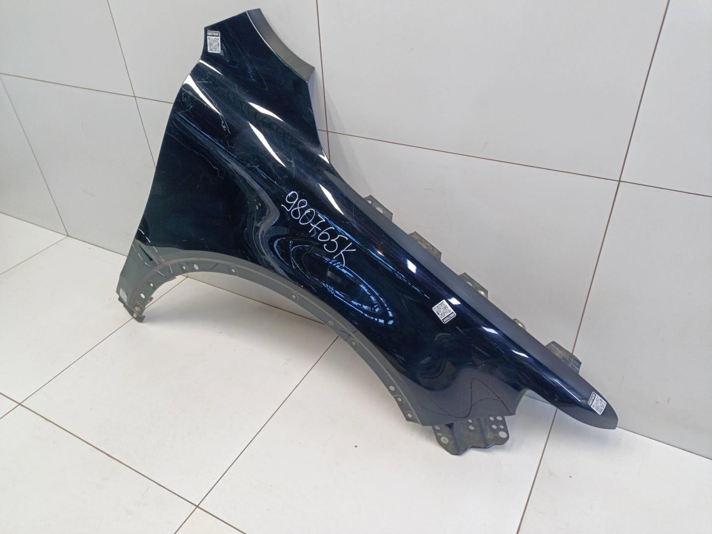 Крыло переднее правое