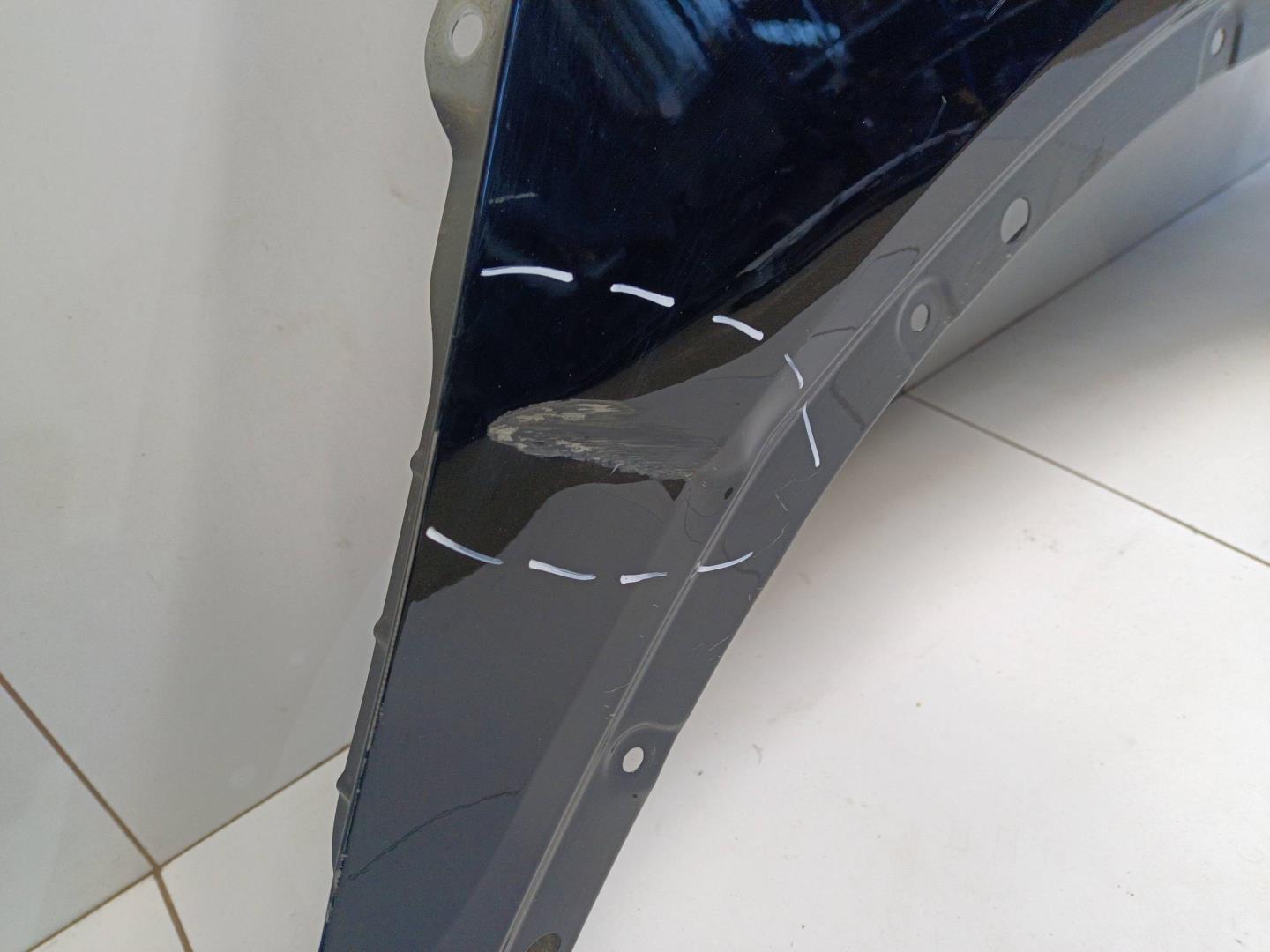 Крыло переднее правое