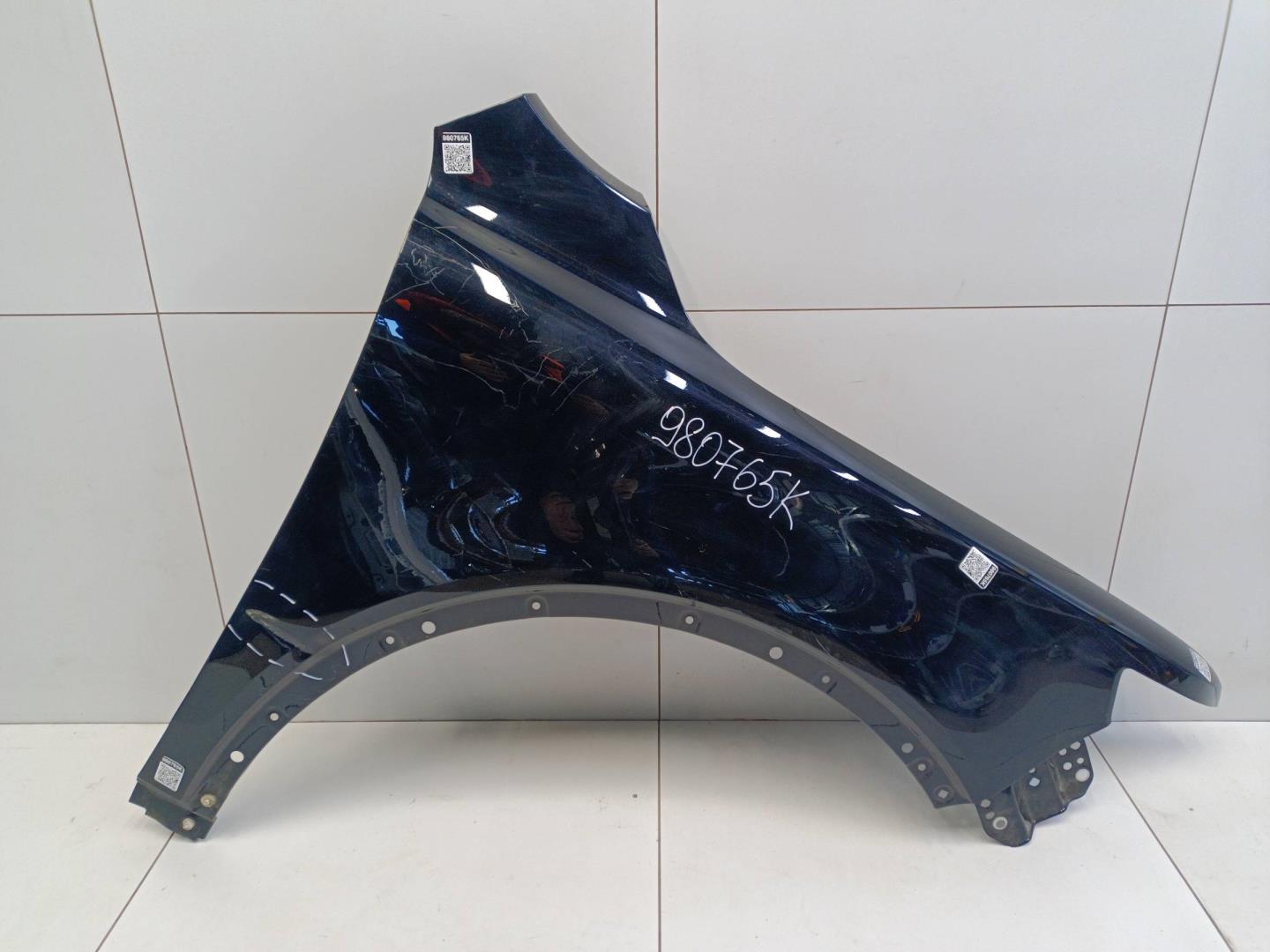 Крыло переднее правое