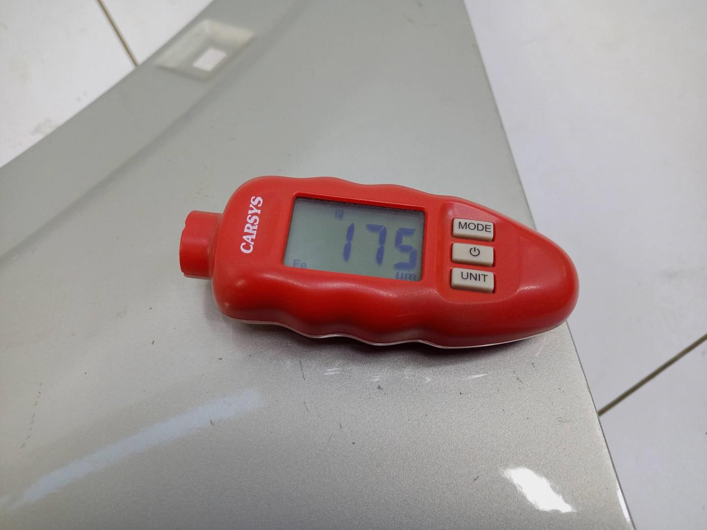 Крыло переднее правое