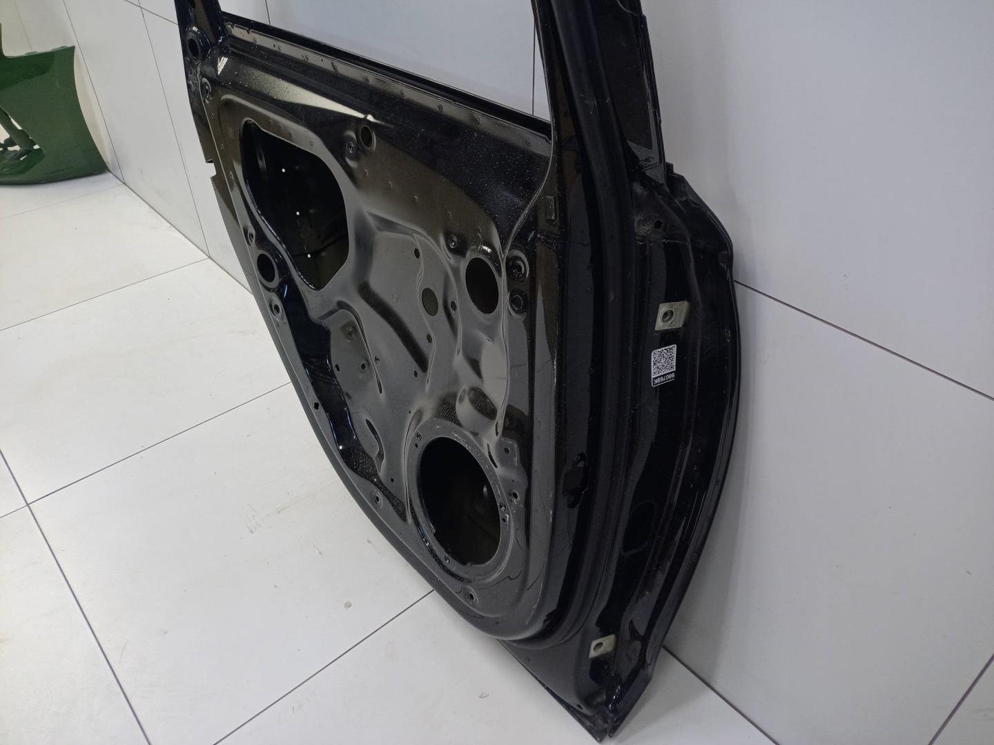 Дверь задняя левая