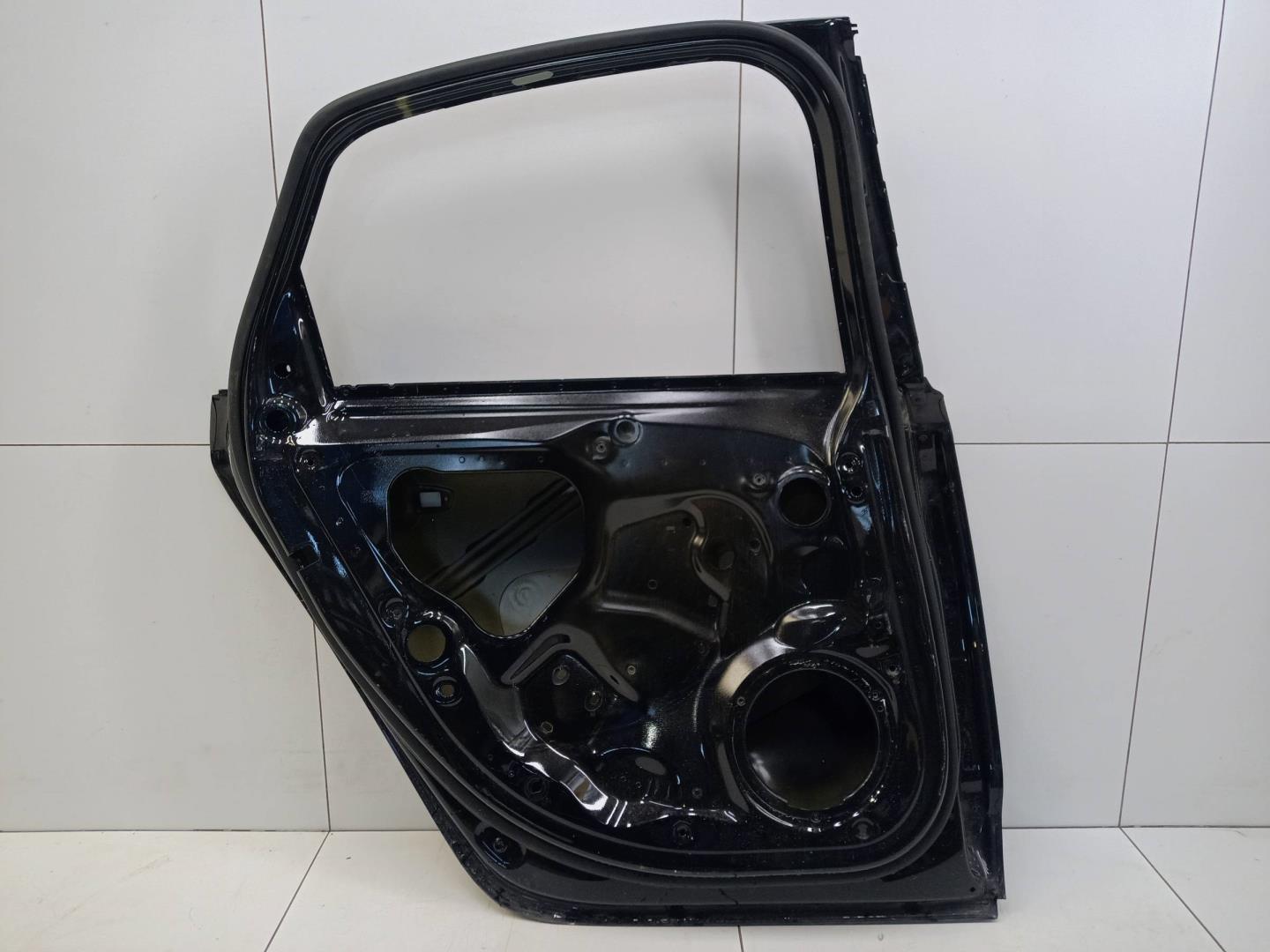 Дверь задняя левая