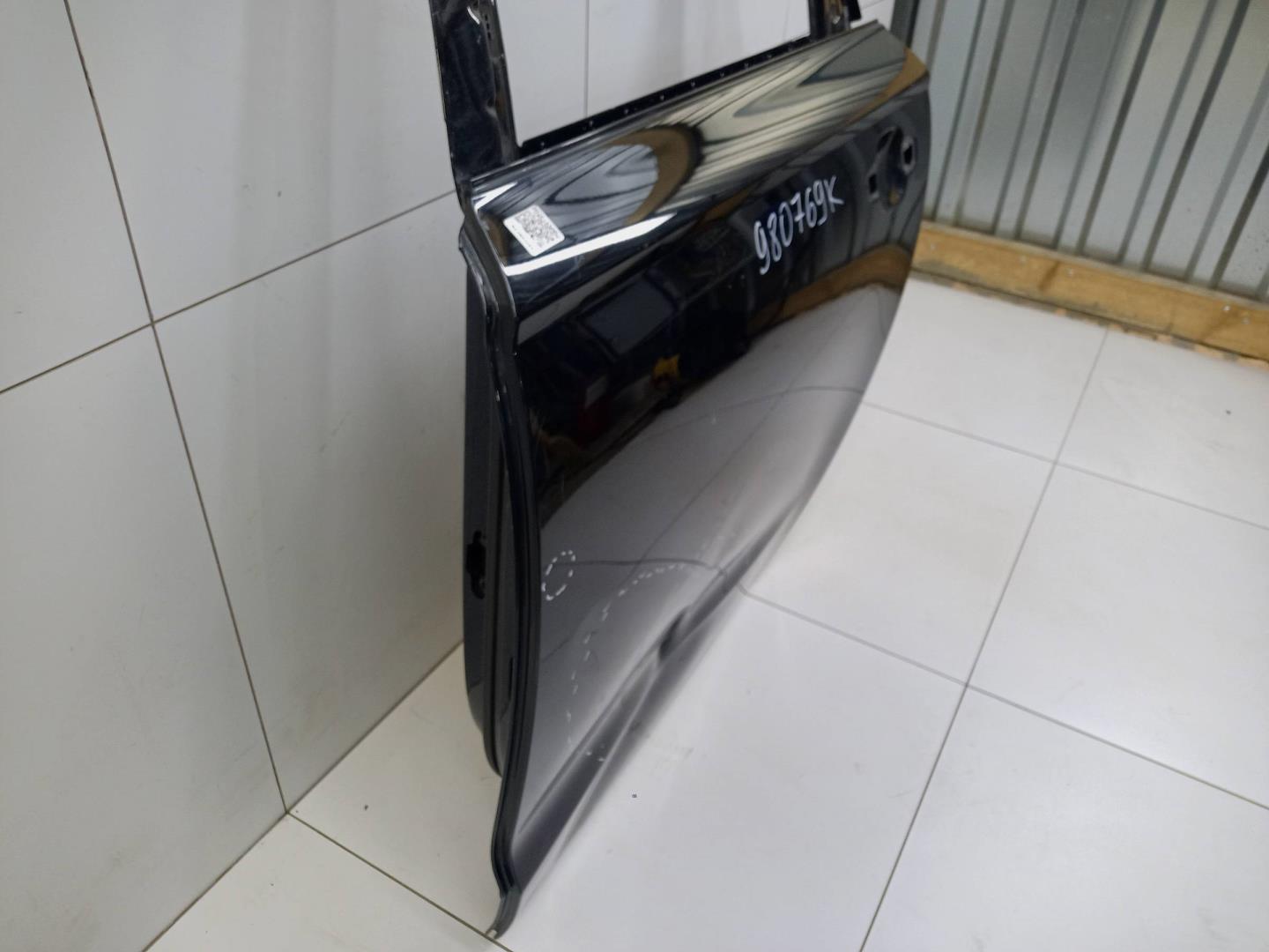 Дверь задняя левая