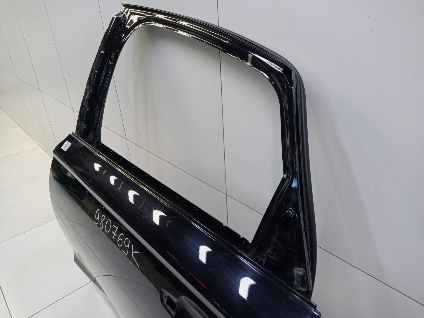 Дверь задняя левая