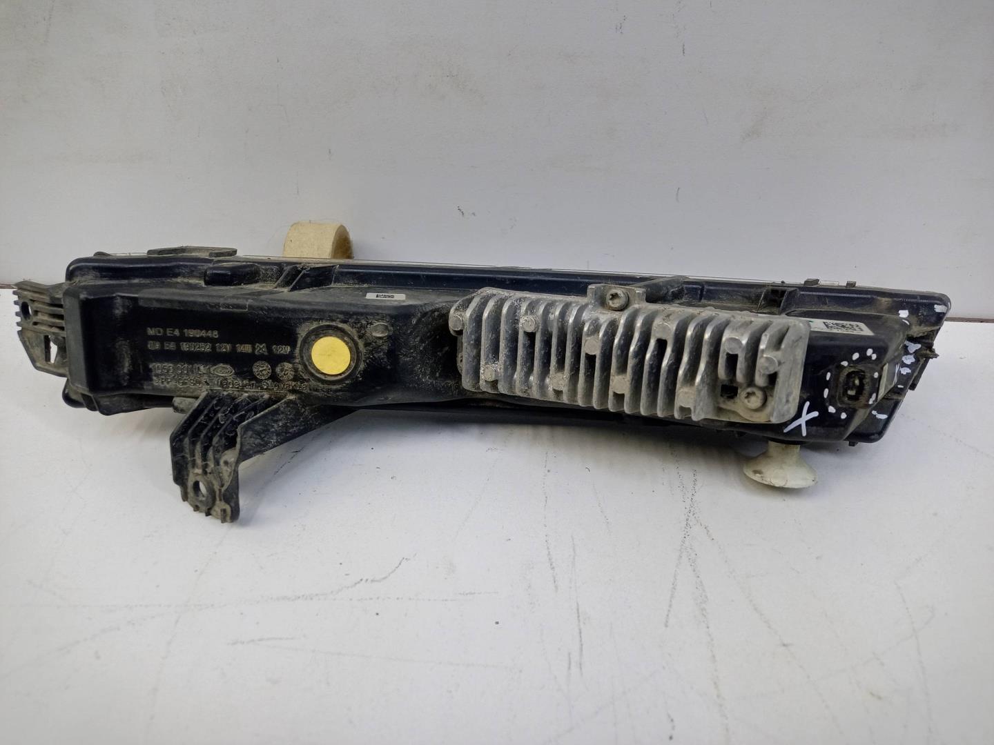 Фара противотуманная левая