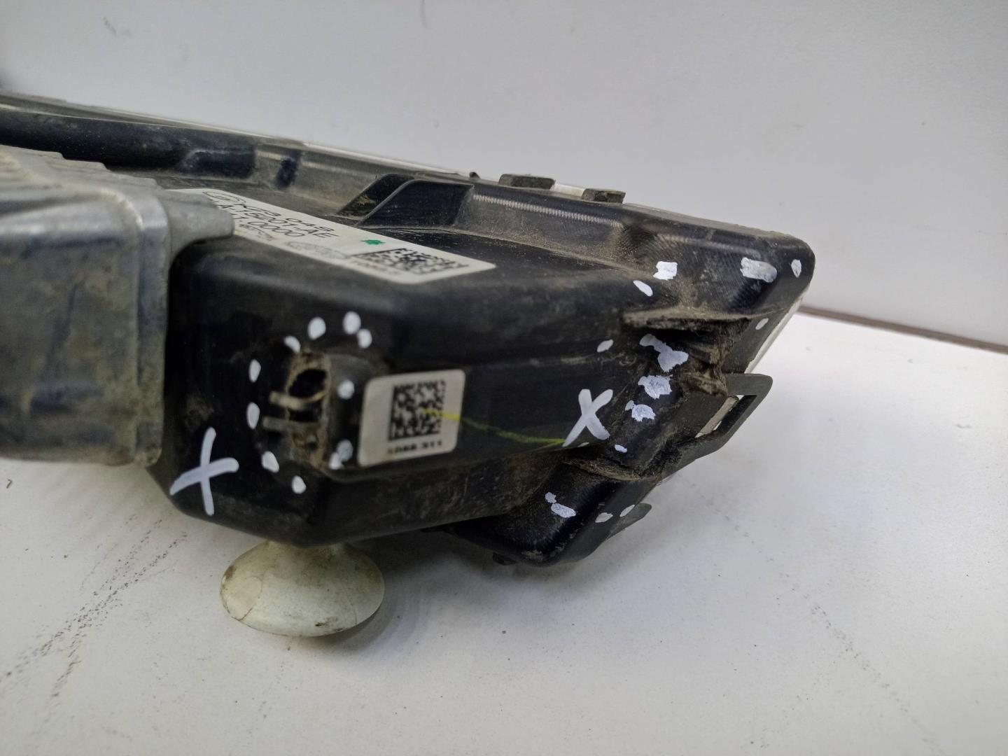 Фара противотуманная левая