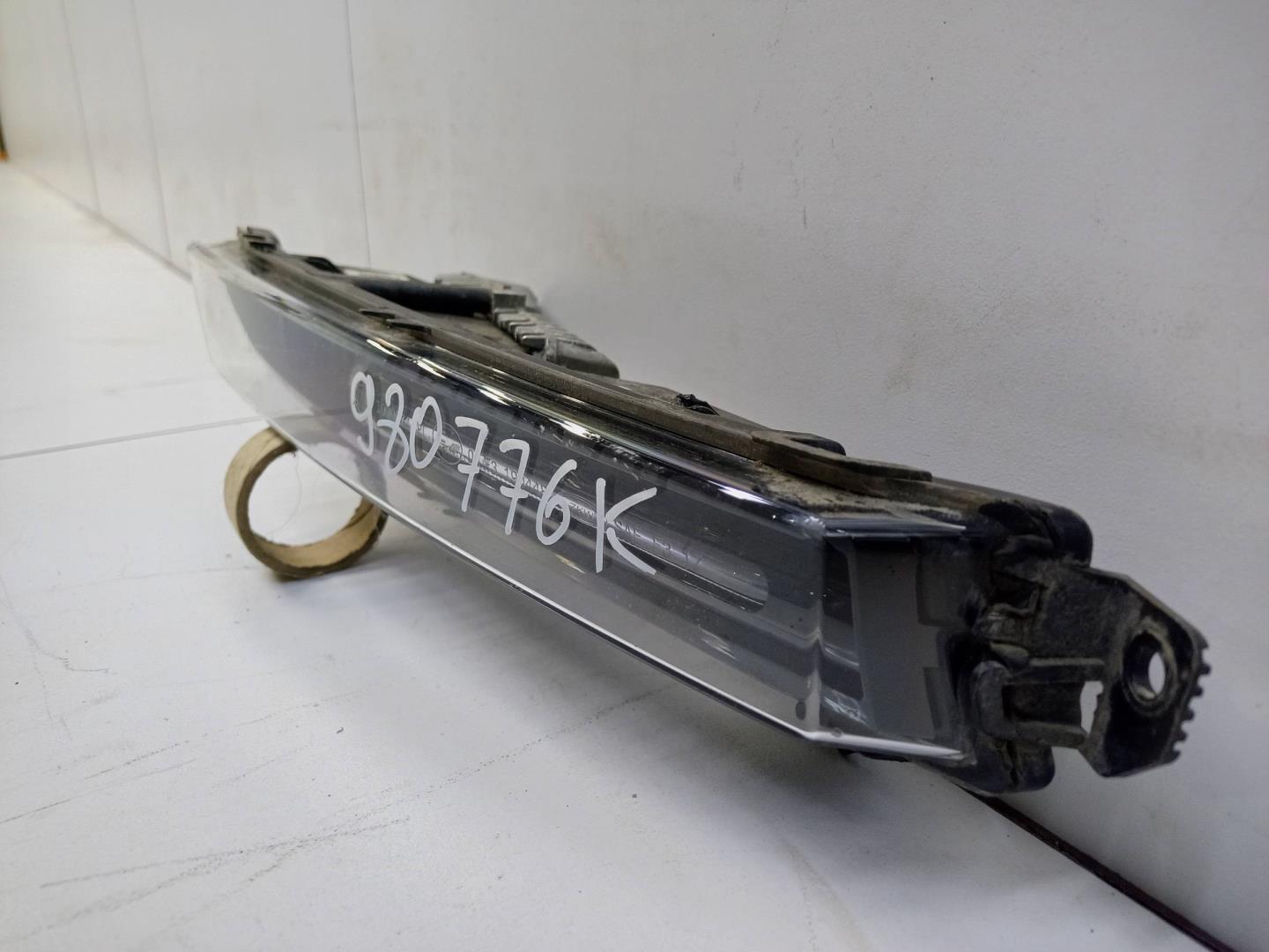 Фара противотуманная левая