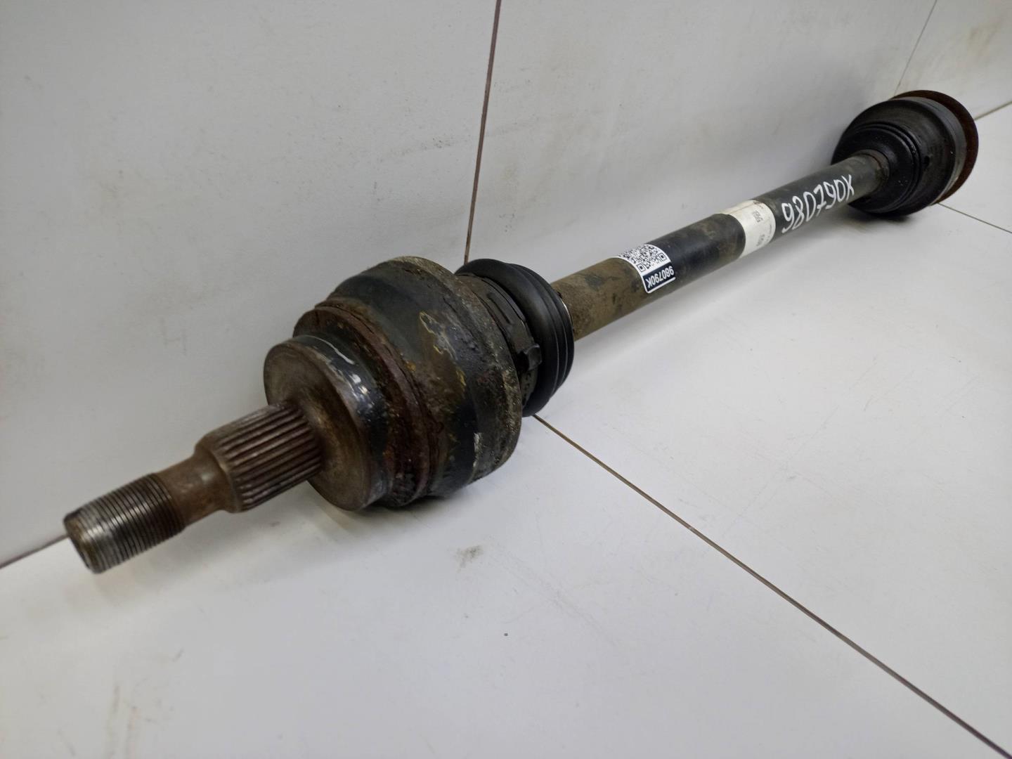 Полуось задняя левая