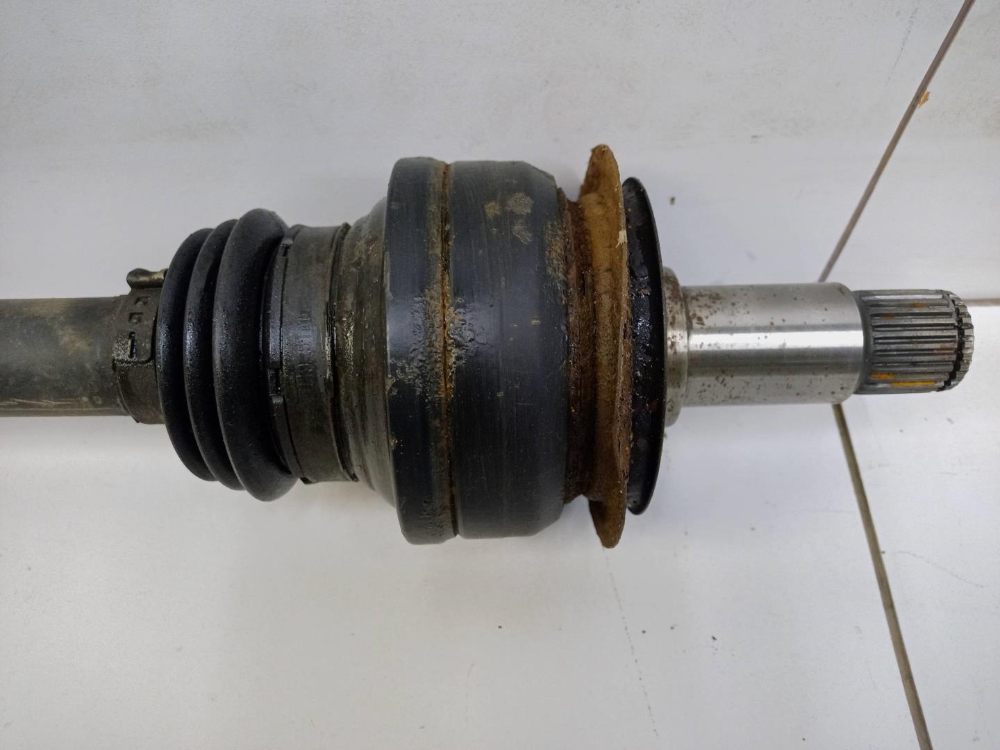 Полуось задняя левая