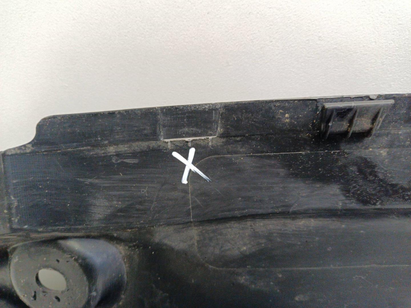 Кожух замка капота